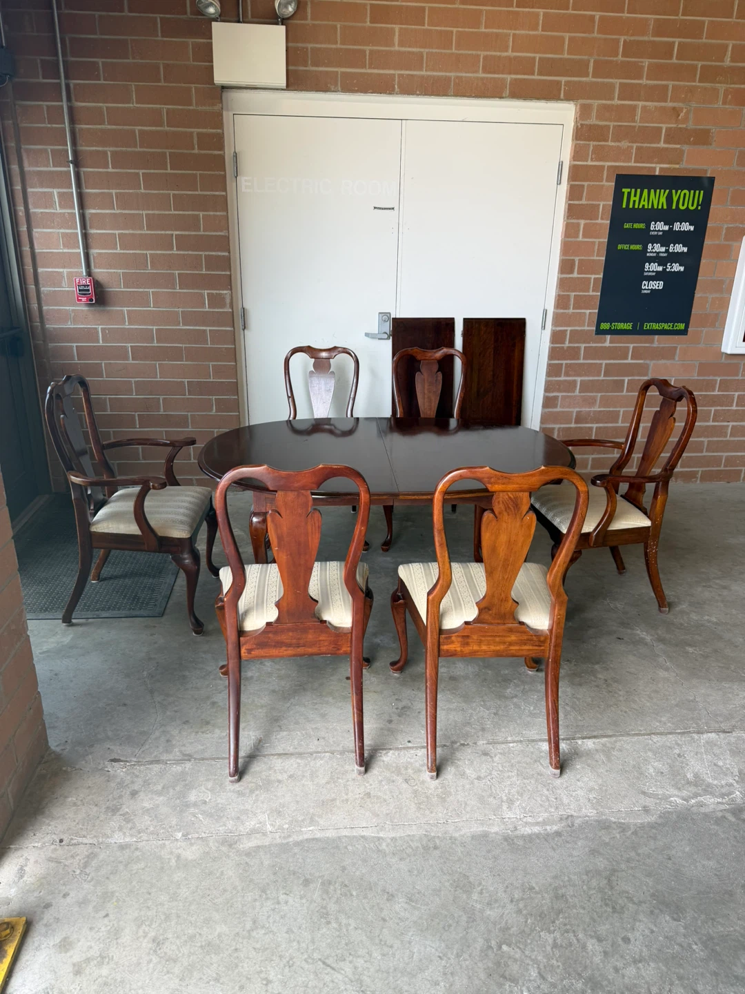 Oval Dining Table with 6 Chairs - photo 4
