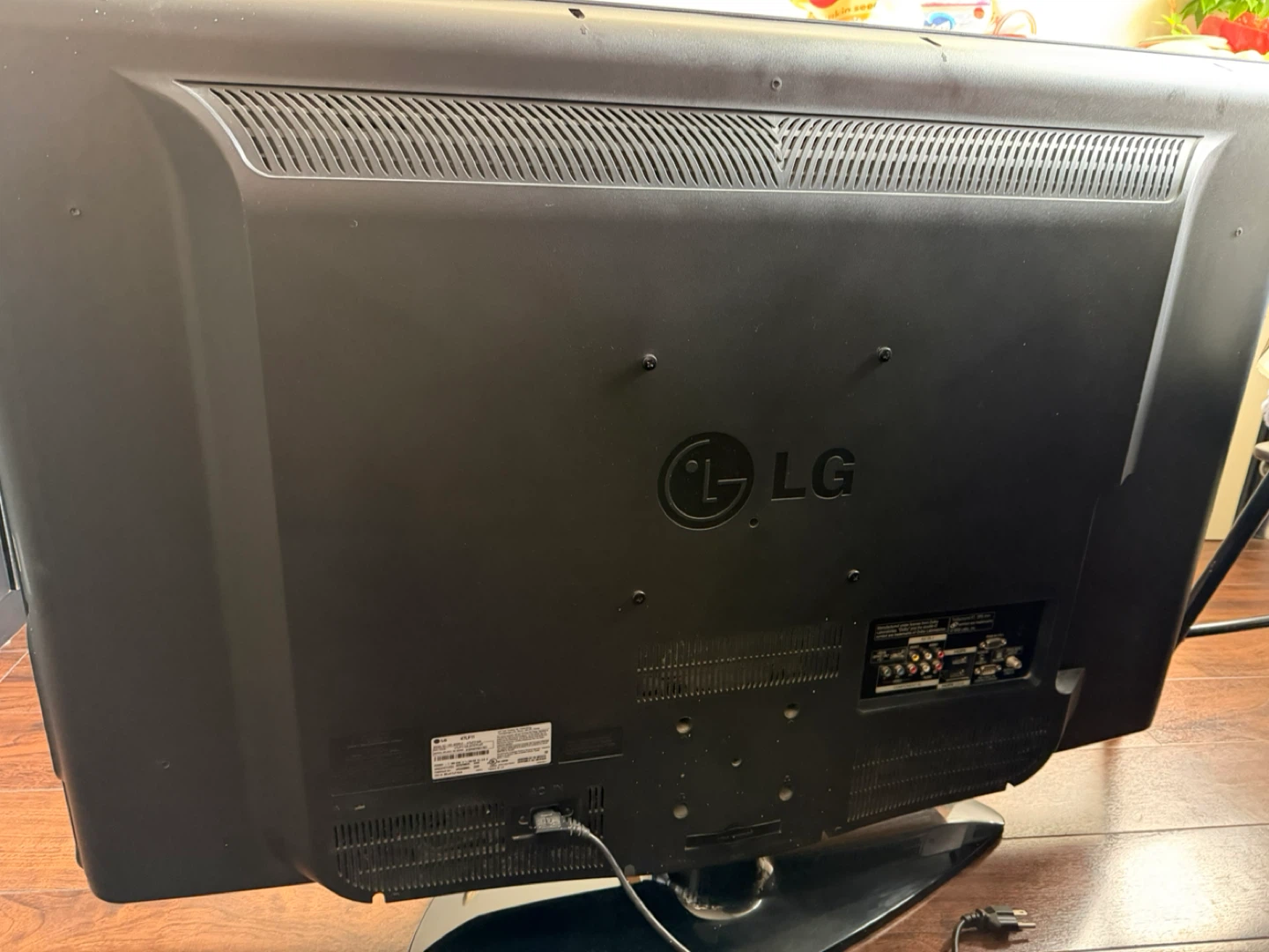 LG Television - photo 2