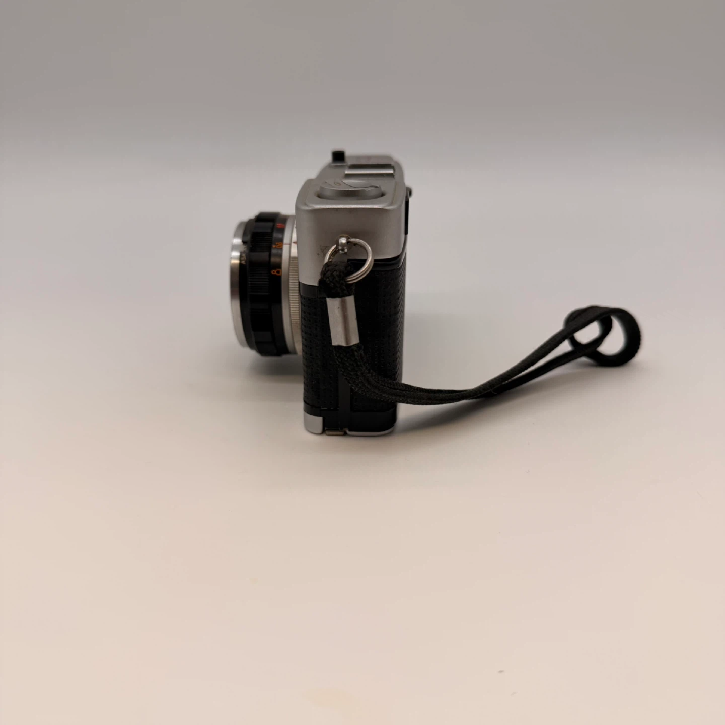 Olympus Trip 35 Film Camera Zuiko 40mm f2.8 Vintage Japan - photo 2