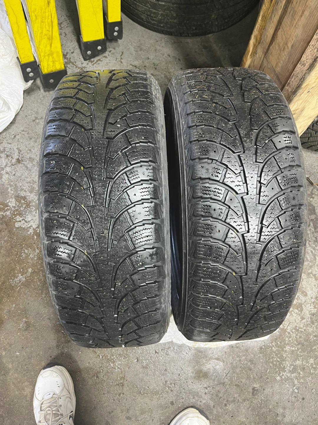2 piece Hankook Tires