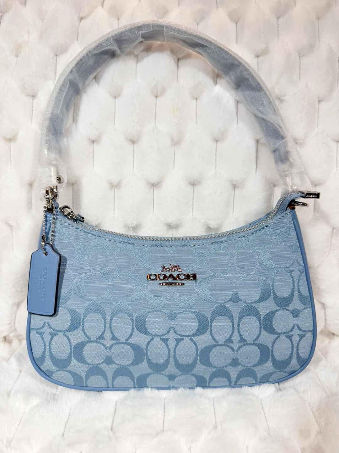 🔥 Coach Teri Shoulder Bag | Baby Blue ✨