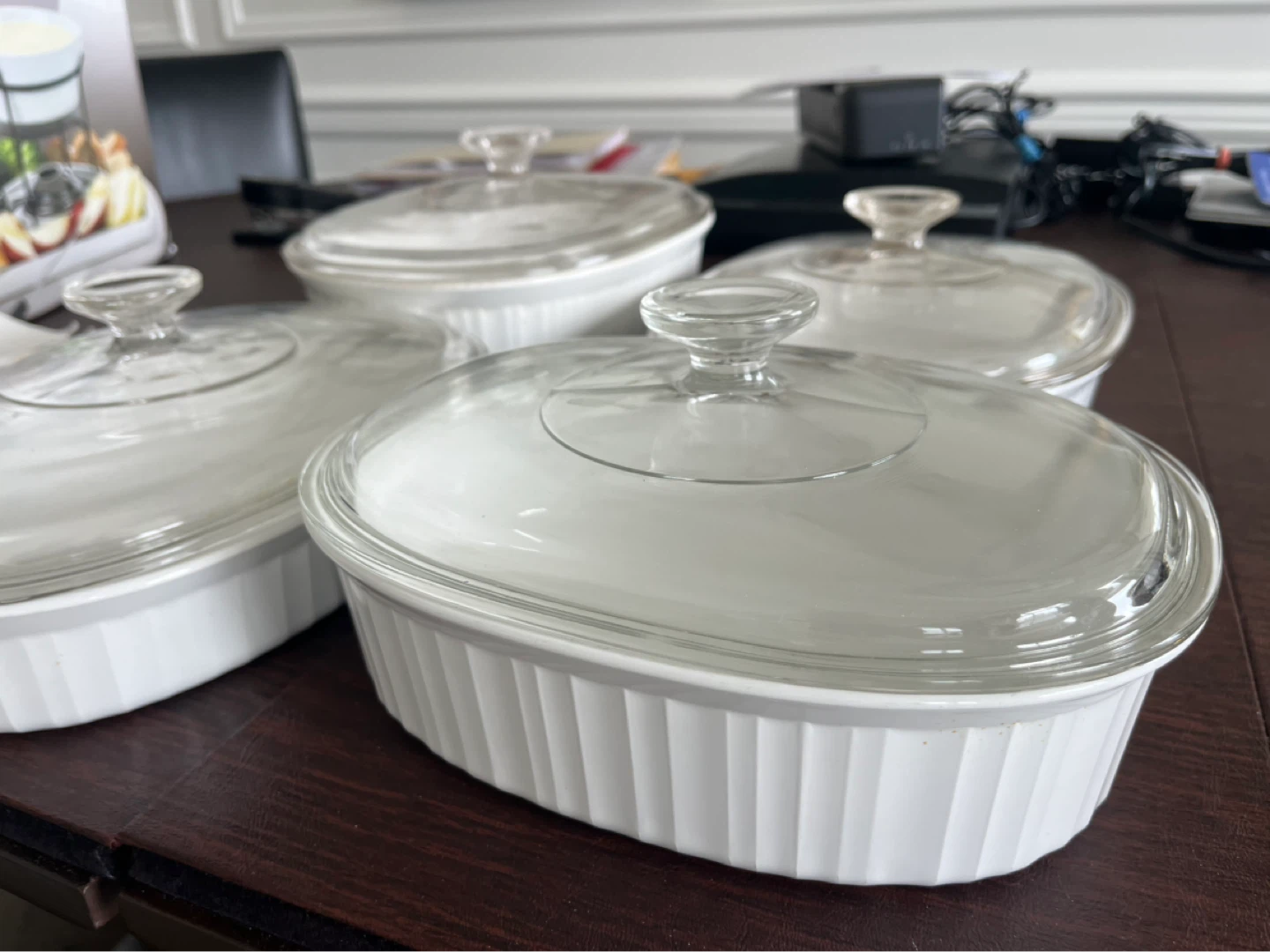 Set of 4 White Oval Corningware Casserole Dishes with Glass Lids