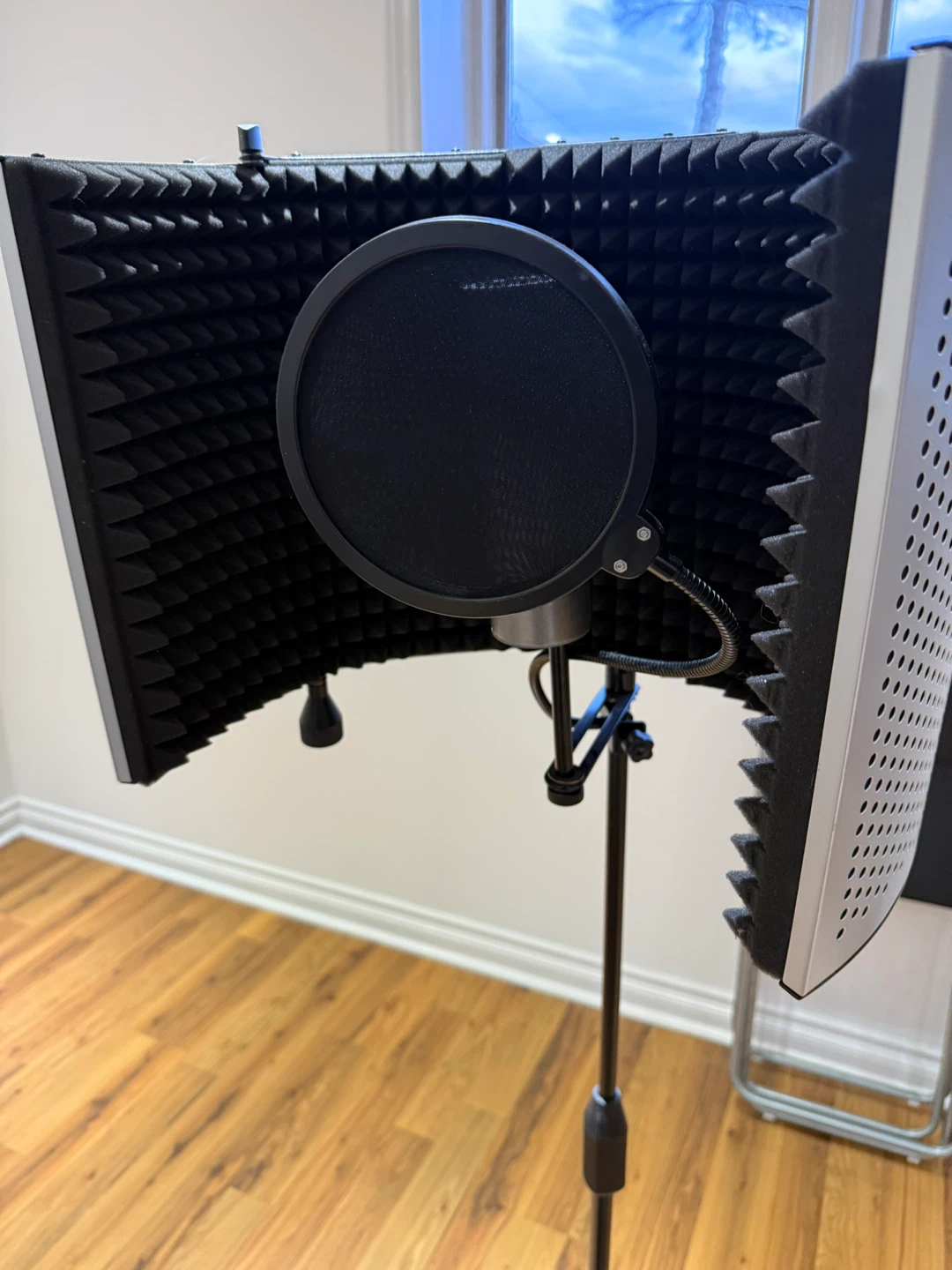 Marantz Sound Shield with Stand & Pop Filter