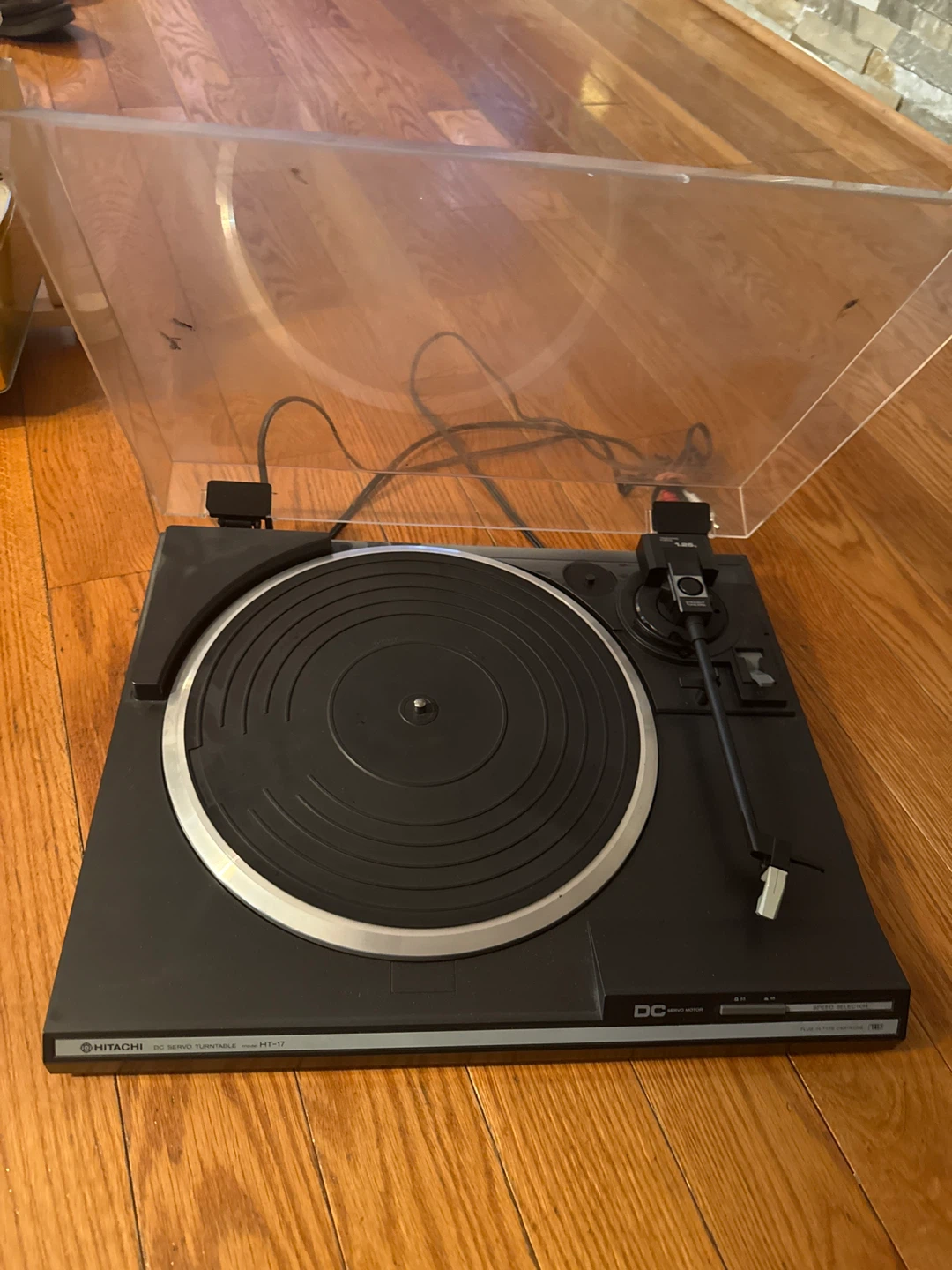 Hitachi HT-17 DC Servo Turntable - photo 3