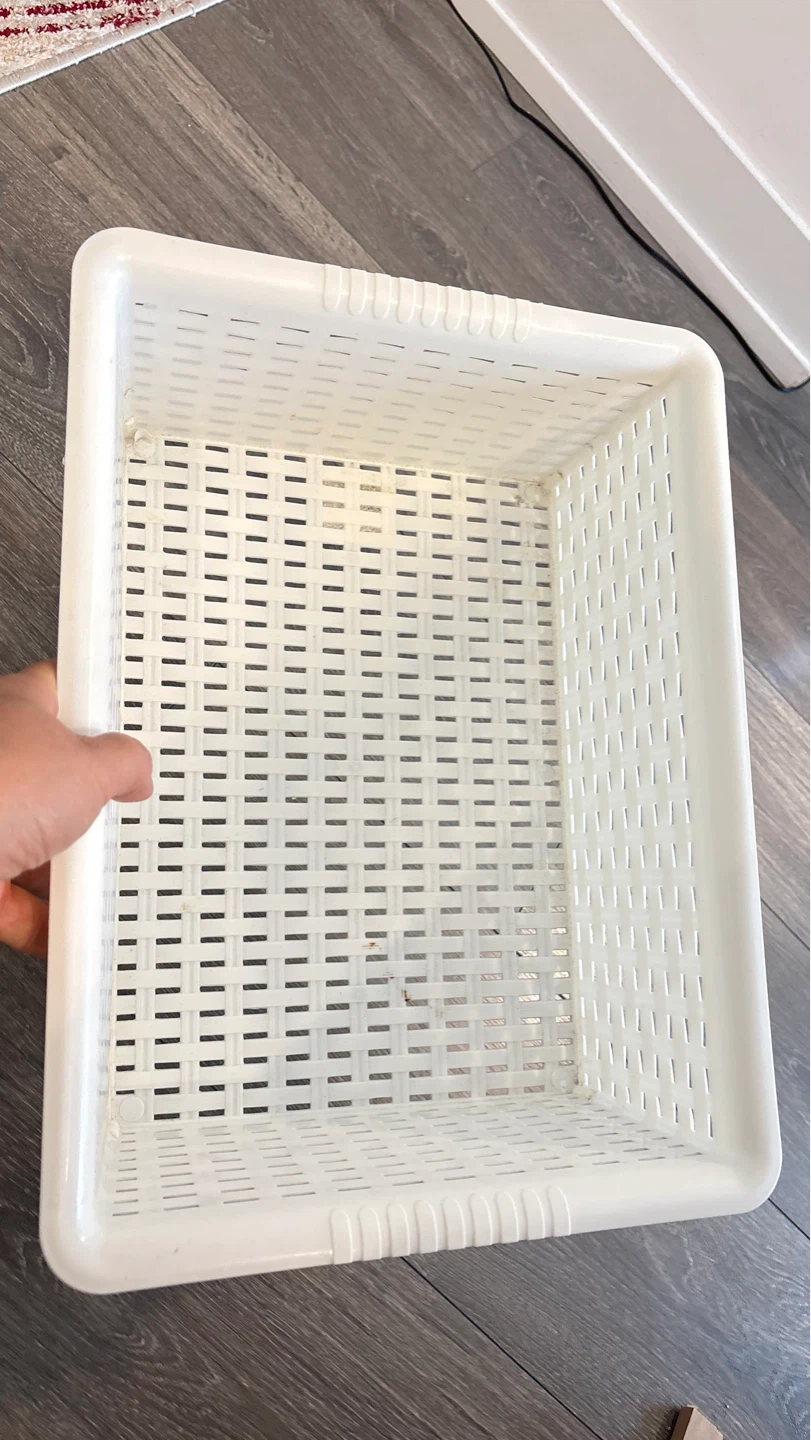 White Plastic Storage Basket - photo 3