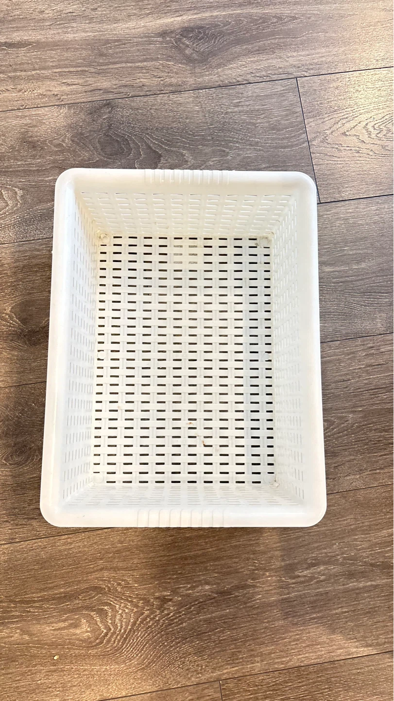 White Plastic Storage Basket - photo 5