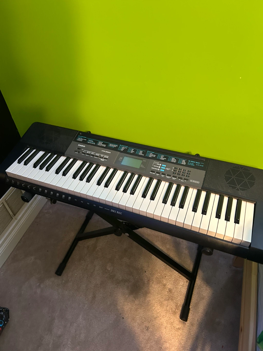 Casio CTK-2550 Keyboard with stand