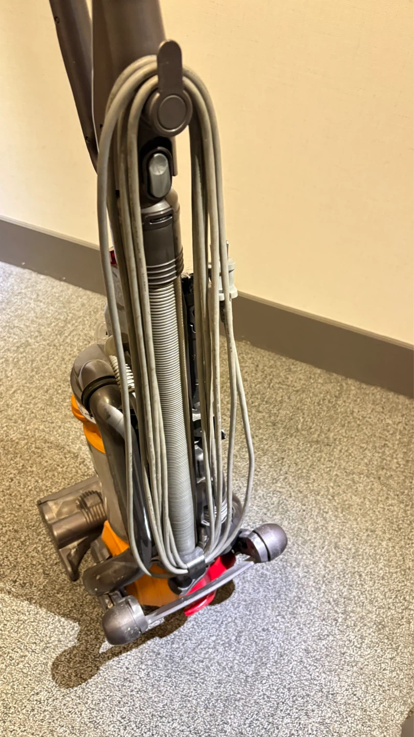 Dyson DC25 Vacuum Cleaner - photo 5