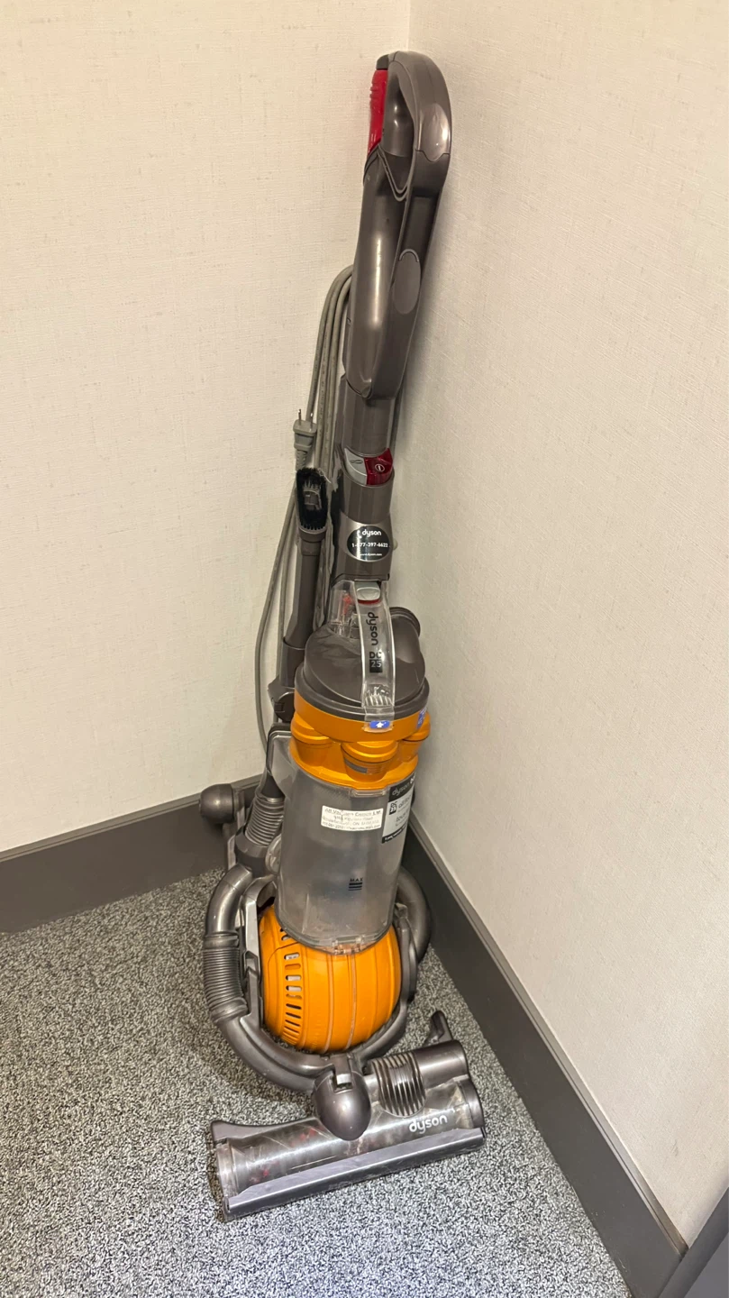 Dyson DC25 Vacuum Cleaner