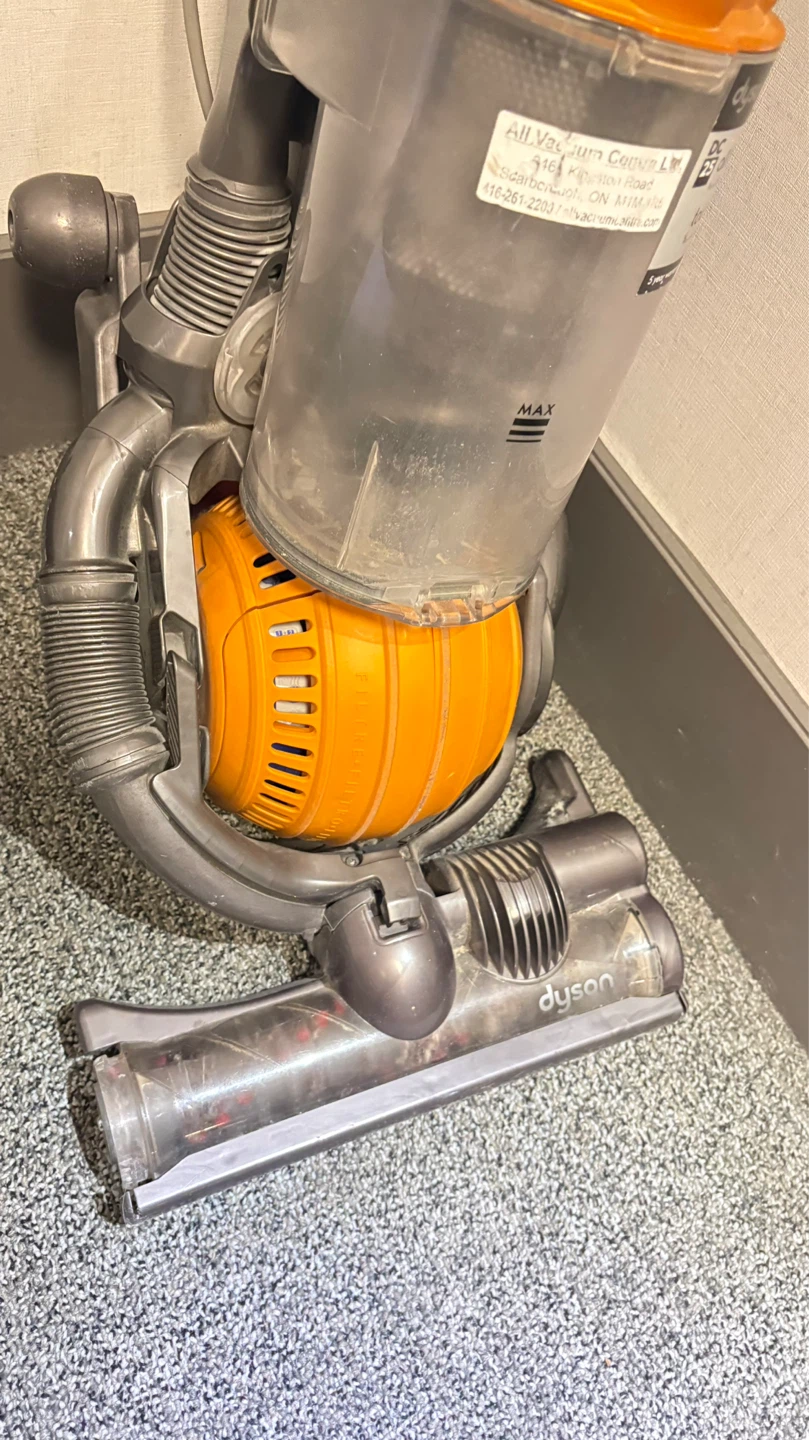 Dyson DC25 Vacuum Cleaner - photo 4