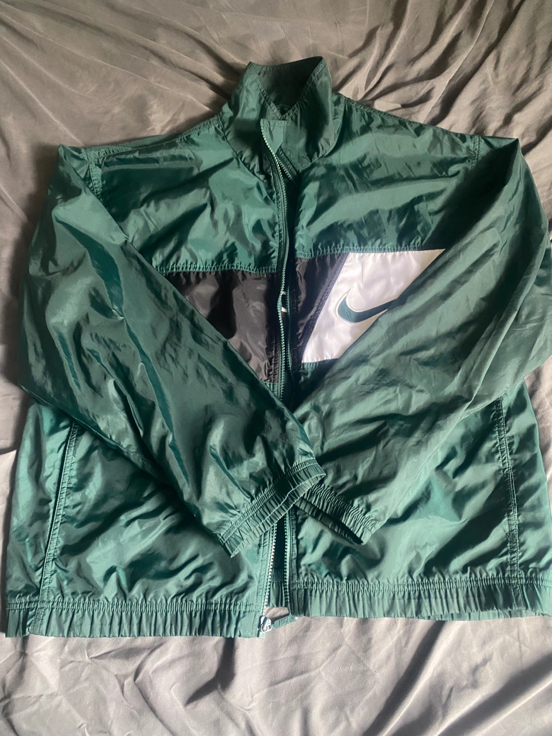 Nike Windbreaker Jacket Green Black White Color  Size M - photo 2