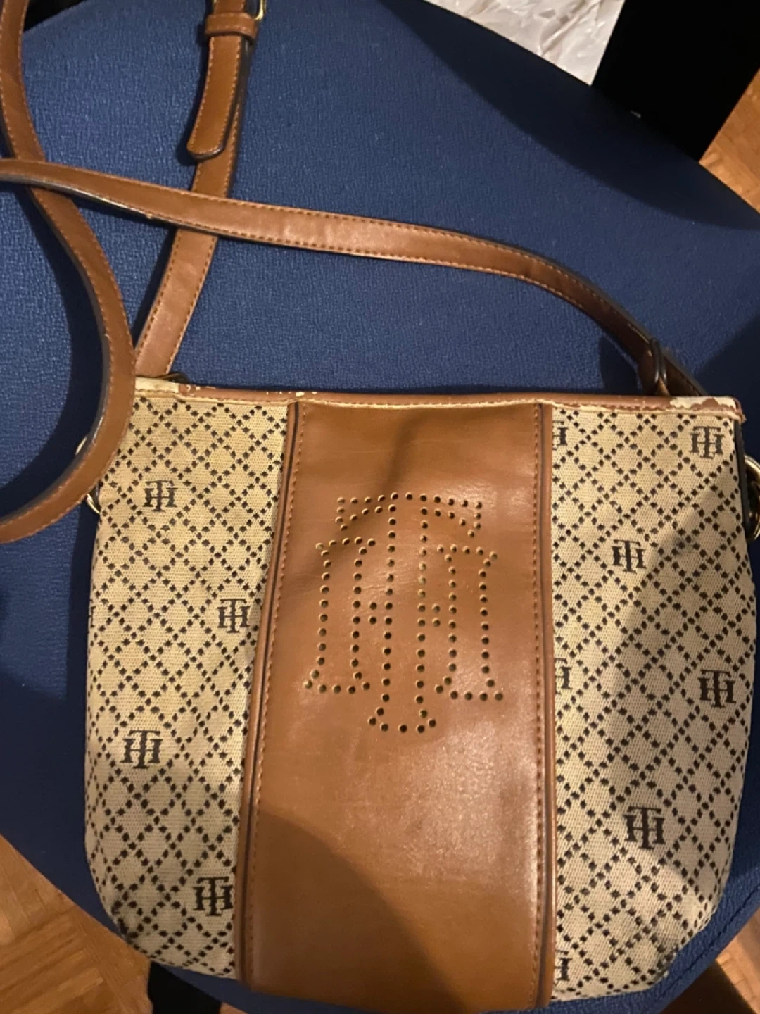 Tommy Hilfiger Crossbody Bag