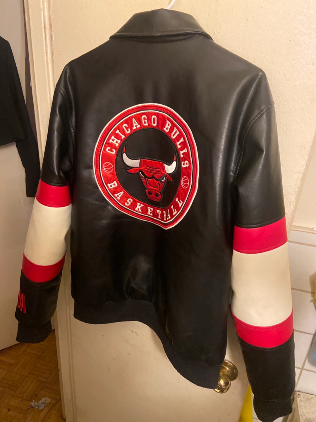 Chicago Bulls NBA Bomber Jacket - photo 4