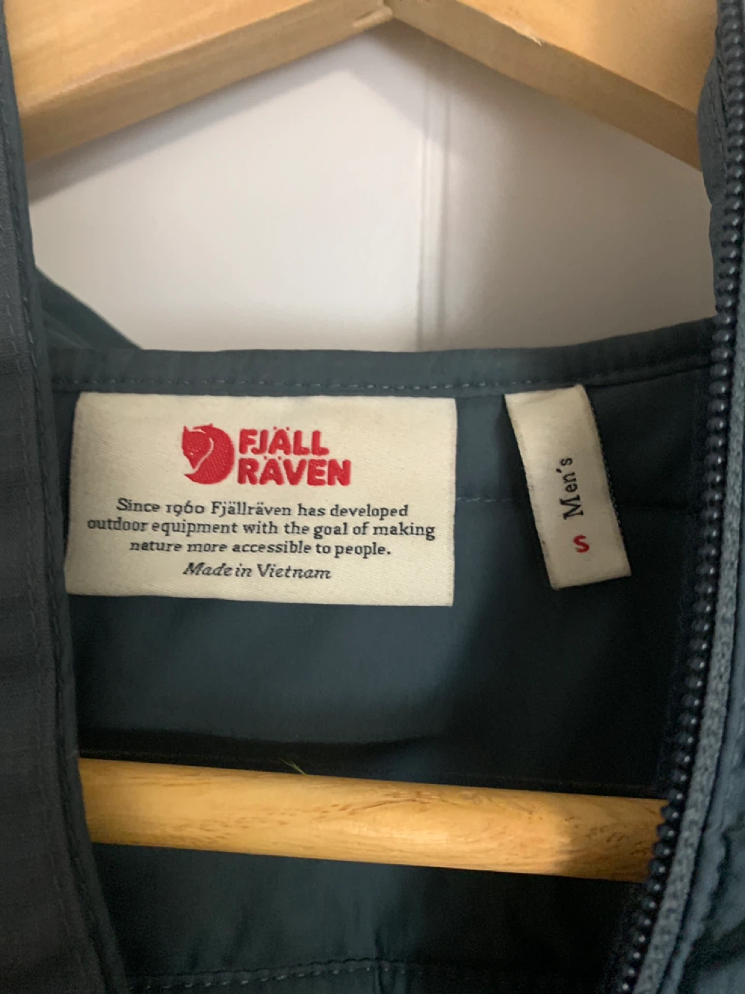 Fjällräven Men's Hooded Puffer Jacket - Size S - photo 3