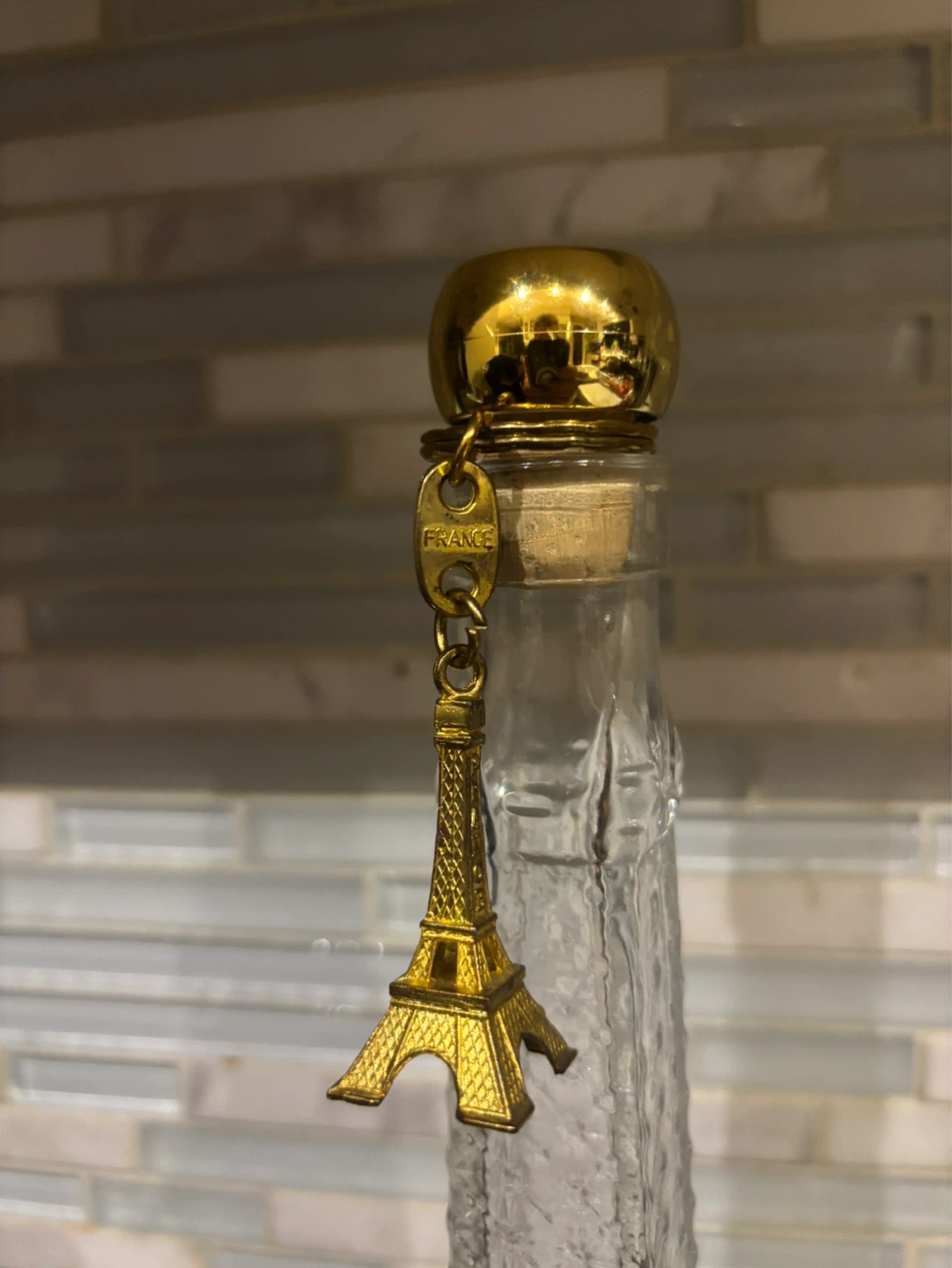 Vintage Eiffel Tower Glass Decanter Bottle Gold Stopper - photo 5