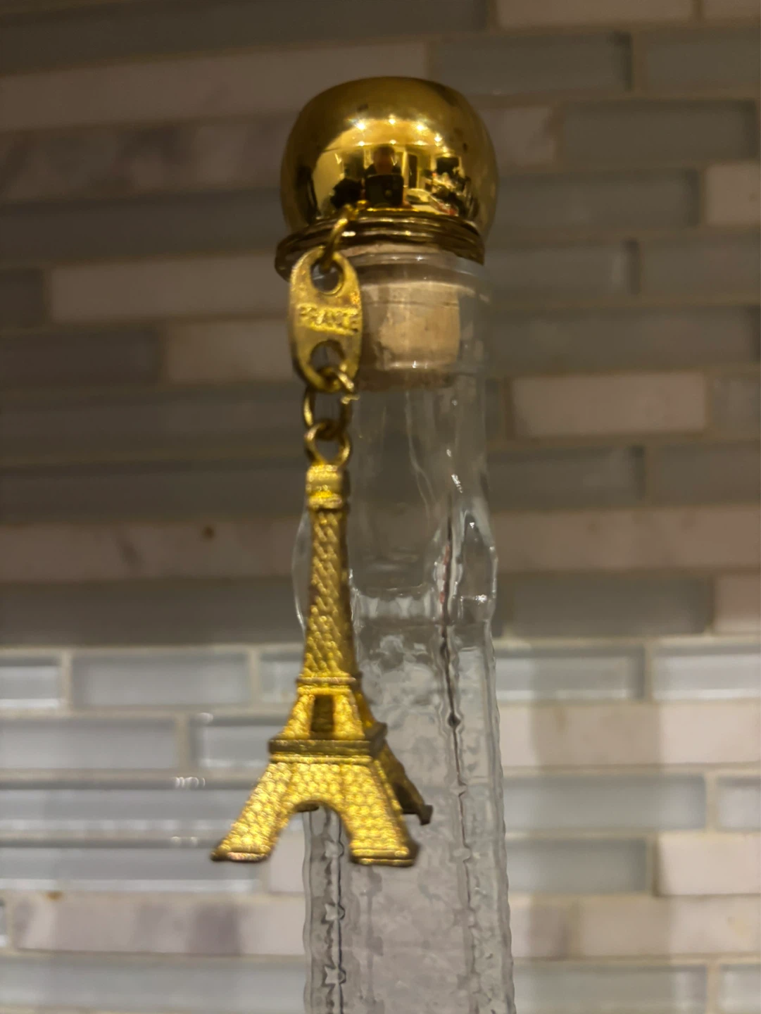Vintage Eiffel Tower Glass Decanter Bottle Gold Stopper - photo 2