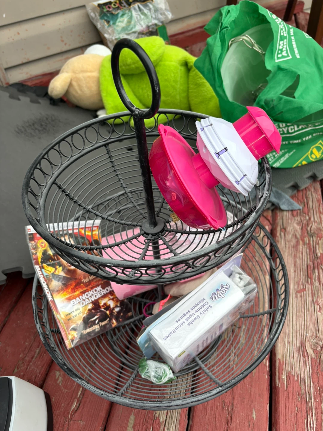 2-Tier Wire Serving Basket with Accessories