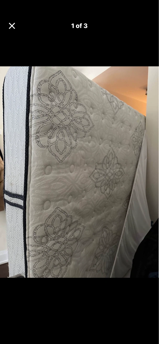 King size Mattress like new - Serta Calderbrook
