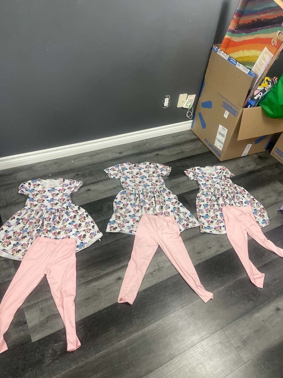 3x Minnie Mouse Dresses and Pink Leggings Set