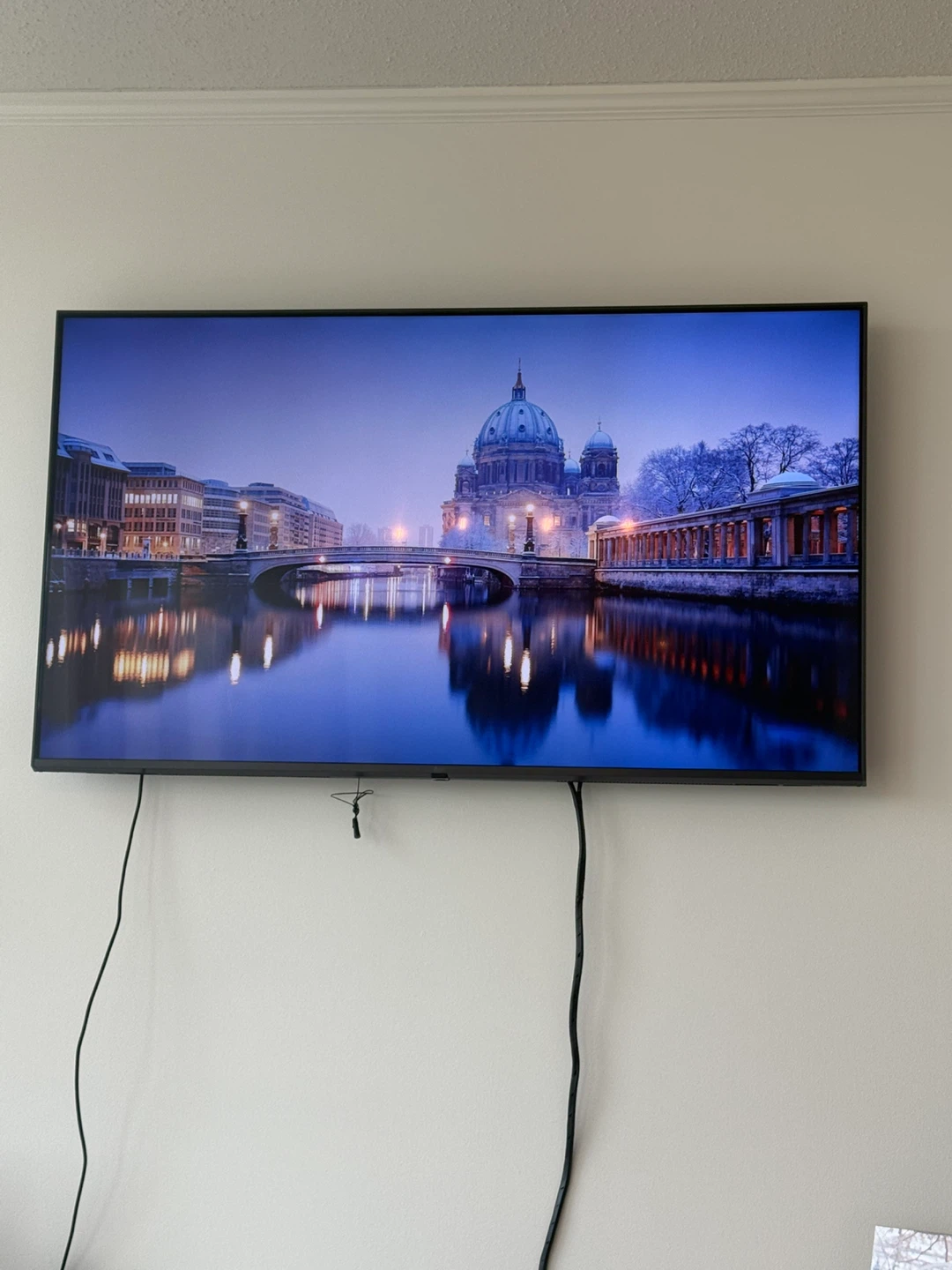 LG TV 4K 55UQ7590PUB - 55” + Mount