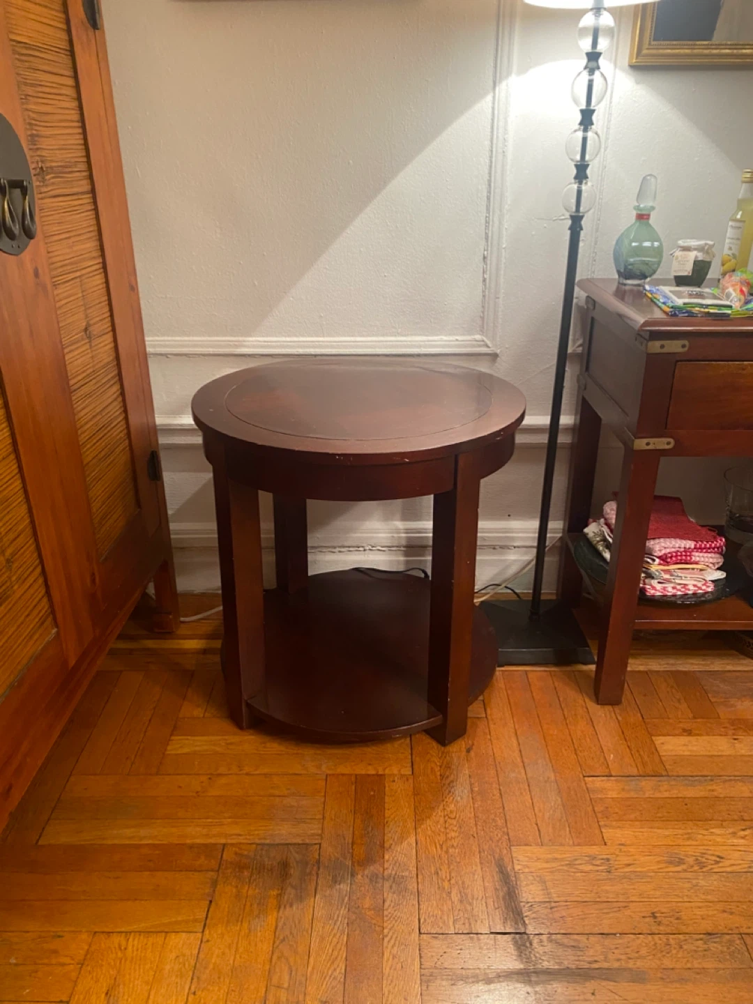 Round Wood End Table - photo 4