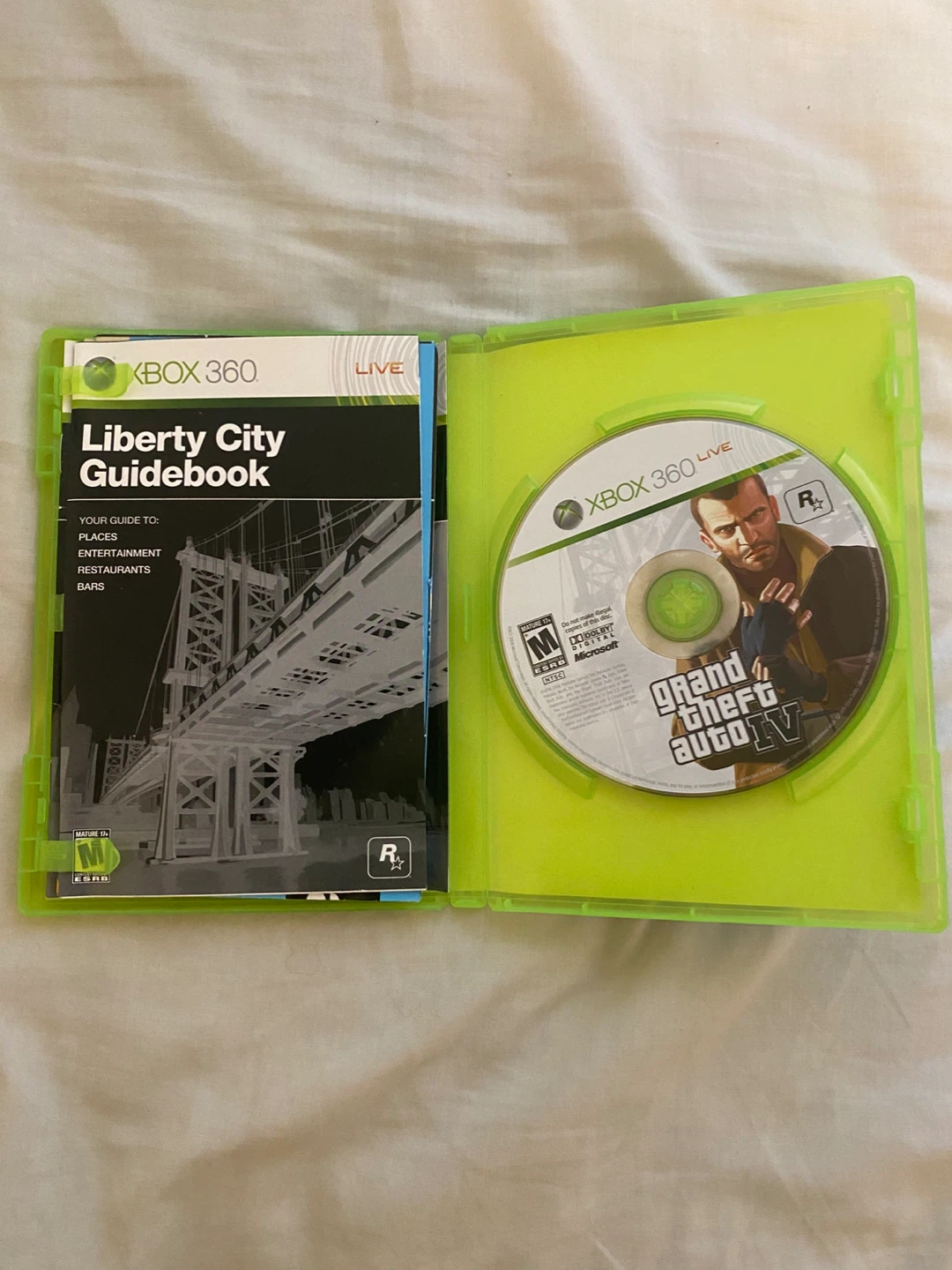 Grand Theft Auto IV Xbox 360 Game - photo 2