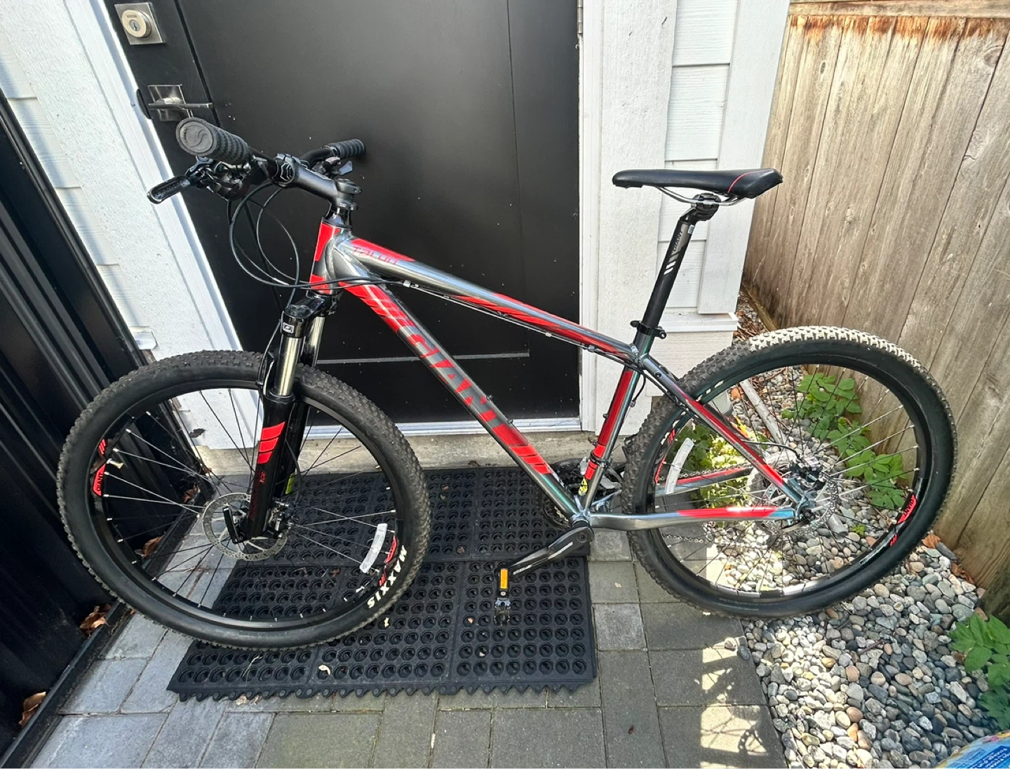 Giant Talon 3 Mountain Bike - photo 2