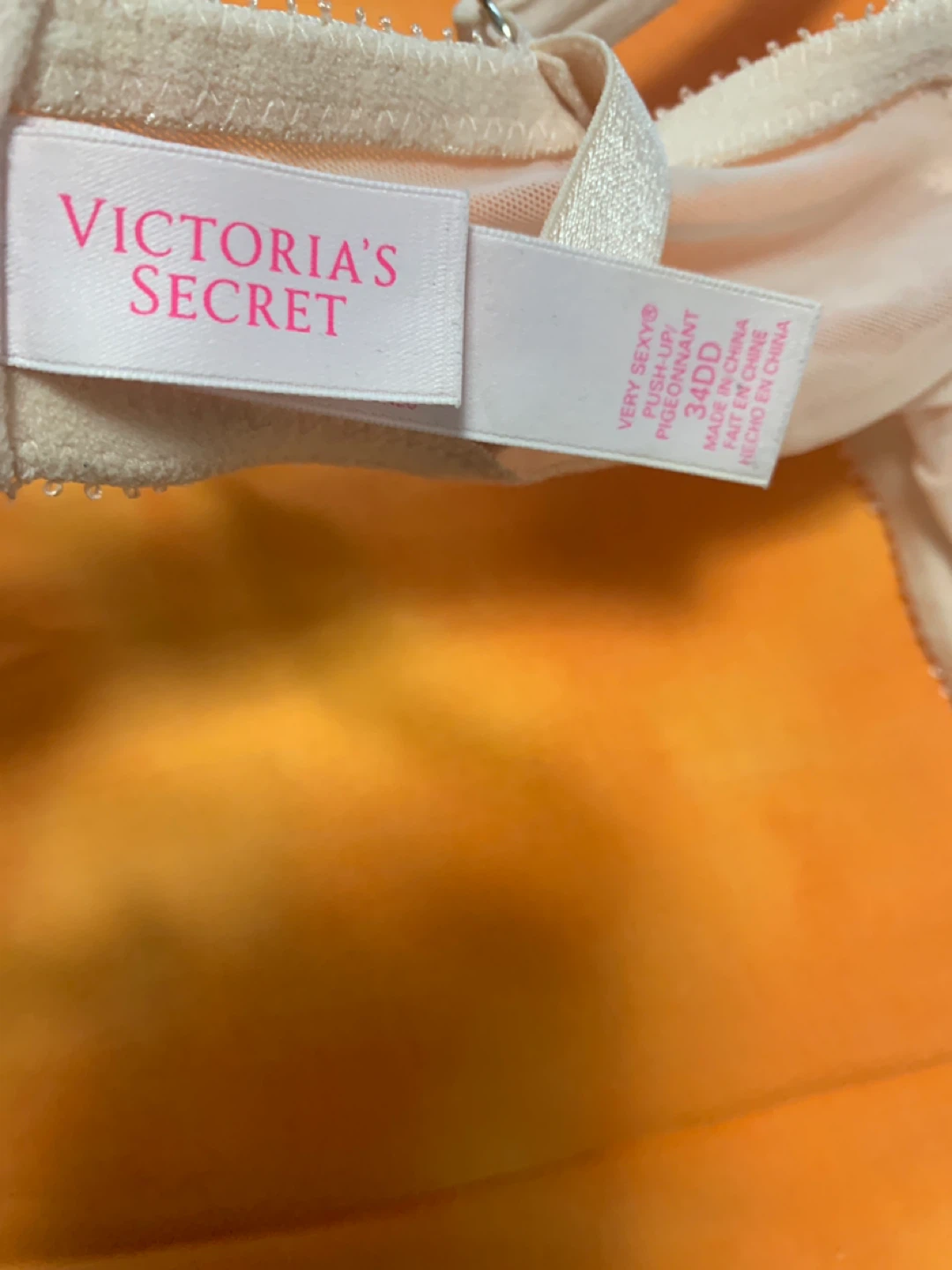Victoria's Secret "Very Sexy" Push-Up Bra 34DD - photo 2
