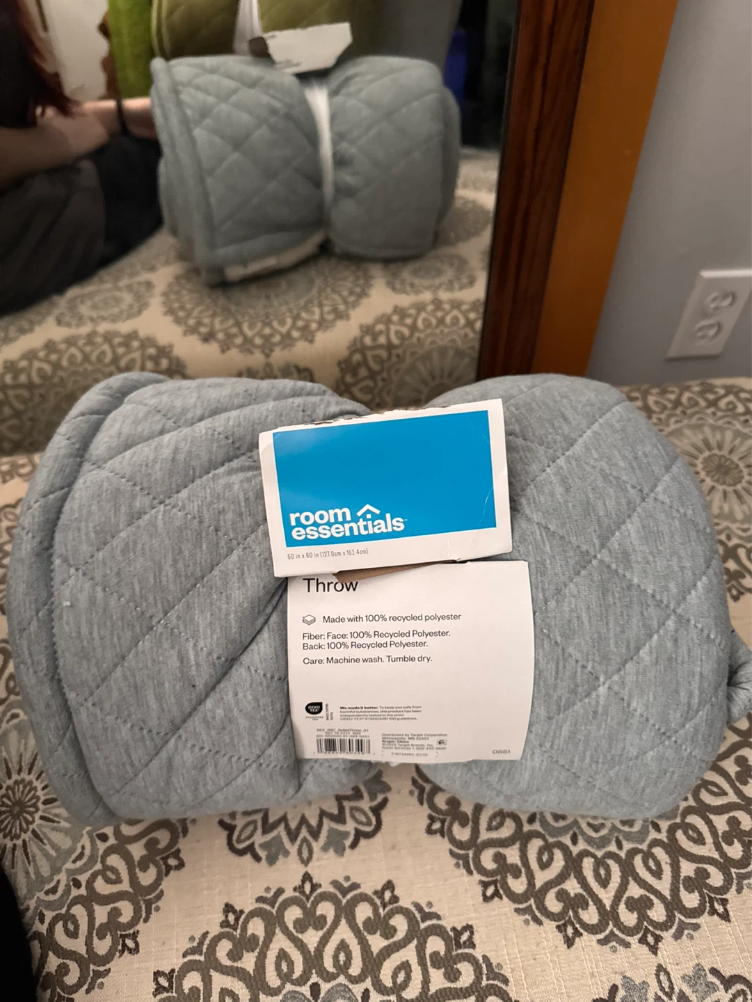 Brand New. Room Essentials Grey Quilted Throw Blanket - photo 2