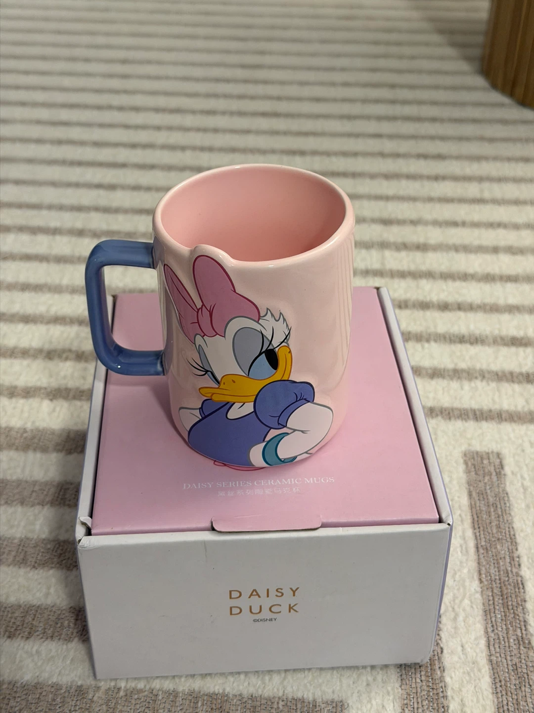 Disney Mickey and Friends Daisy Duck Ceramic Mug (only 1 left !) - photo 2