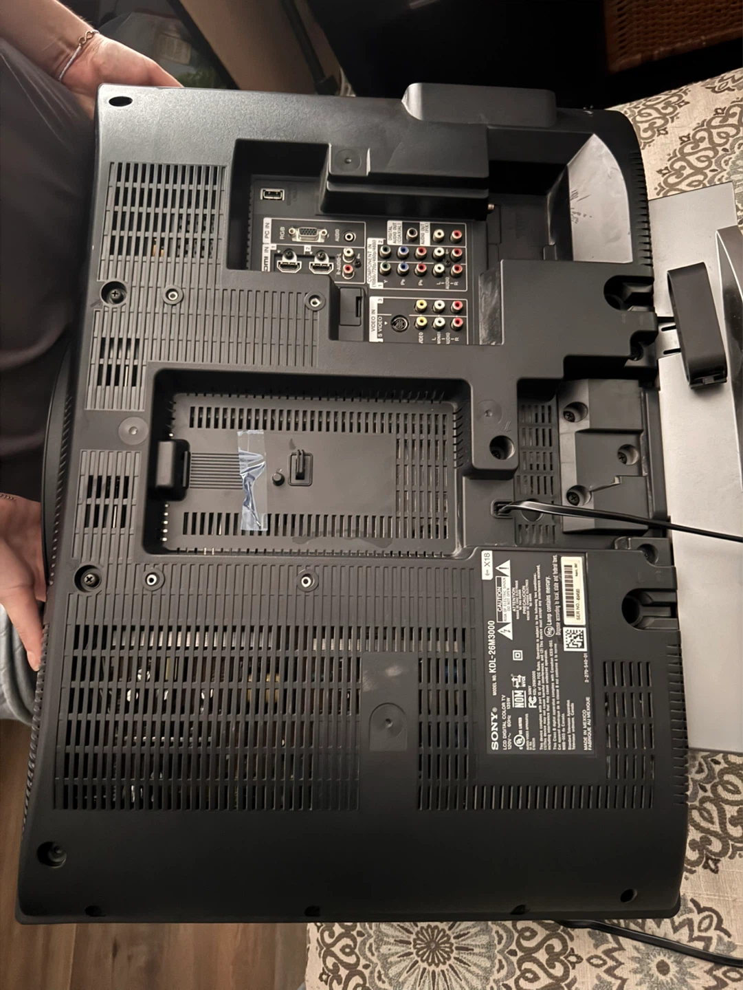 Sony KDL-26M4000 LCD TV - photo 3