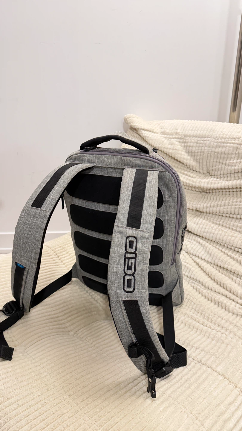 OGIO Grey Backpack - photo 3