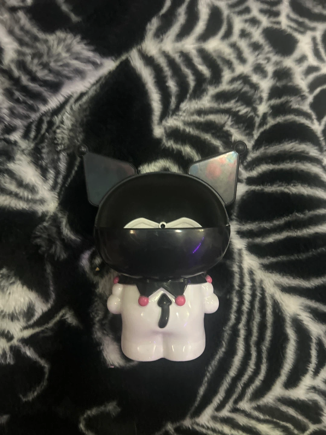 Sanrio Kuromi makeup brush holder - photo 2