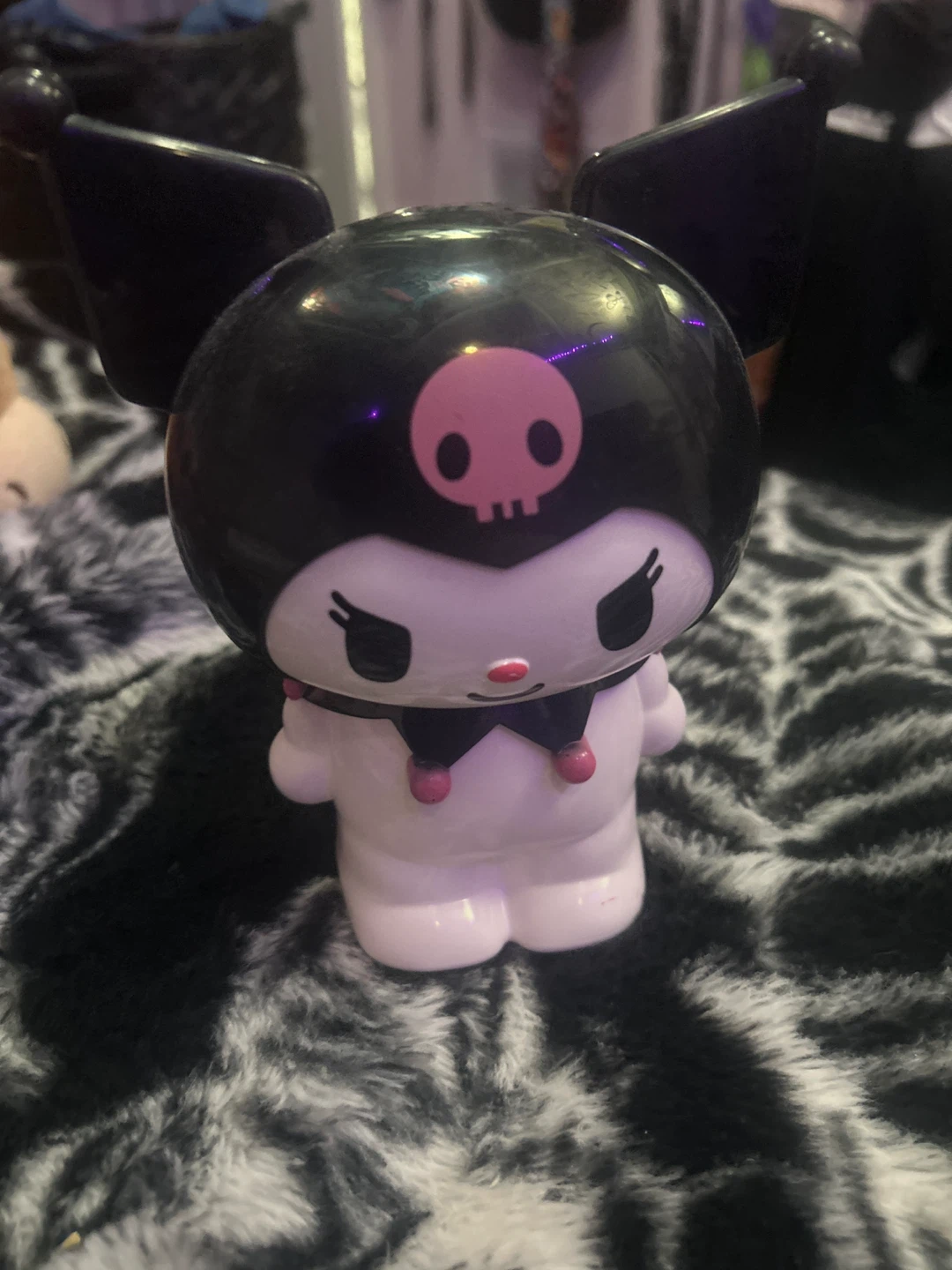 Sanrio Kuromi makeup brush holder - photo 3