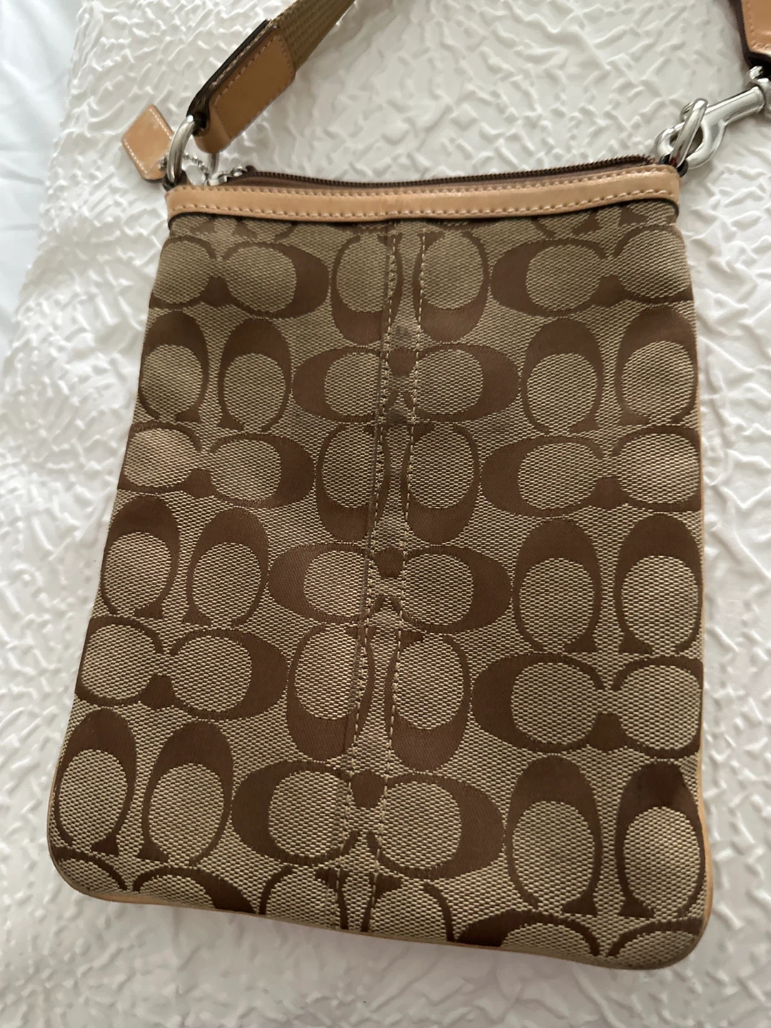Coach cross body pouch. - photo 2