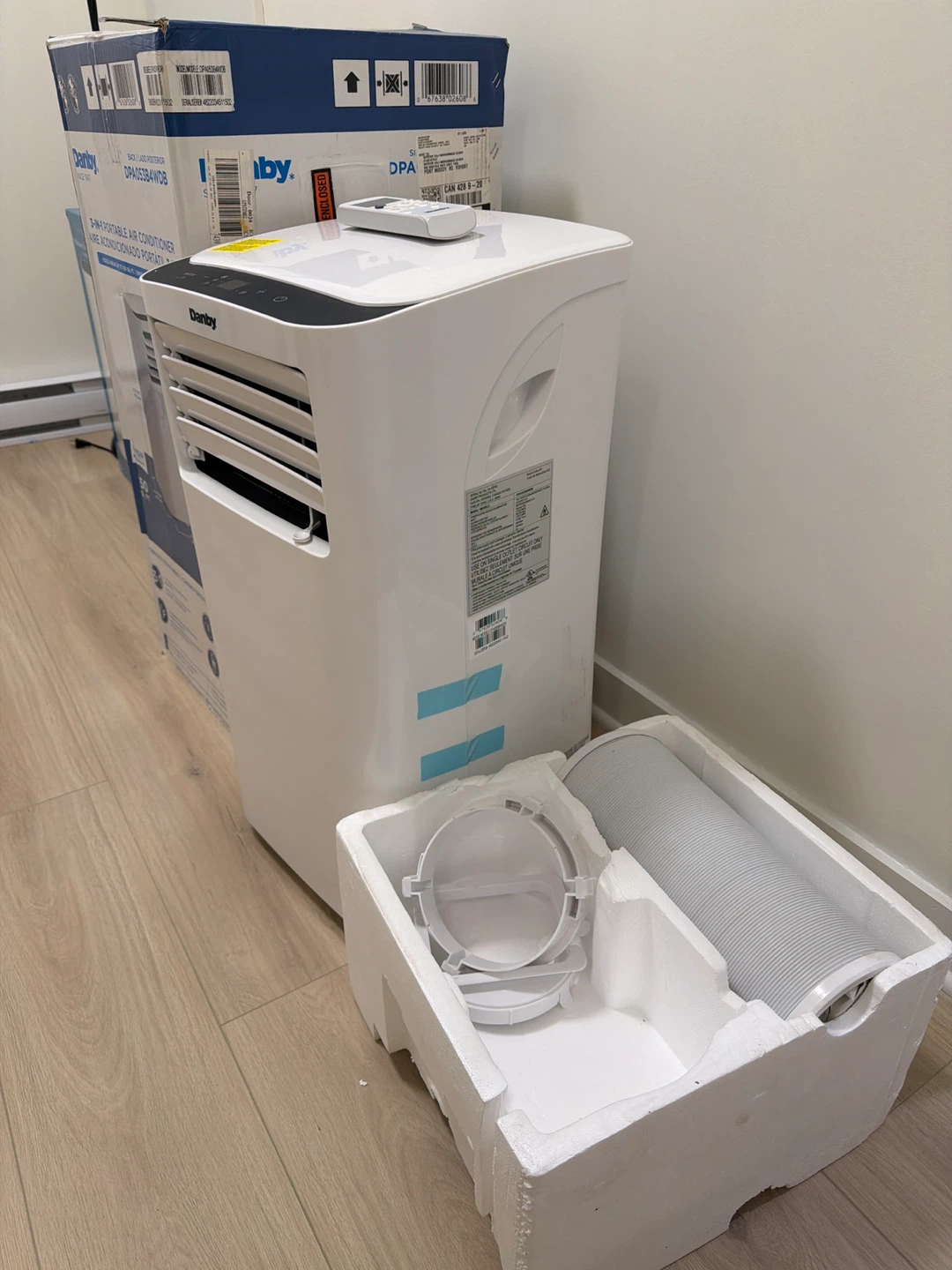 Like New Danby Portable Air Conditioner 6000 BTU - photo 3