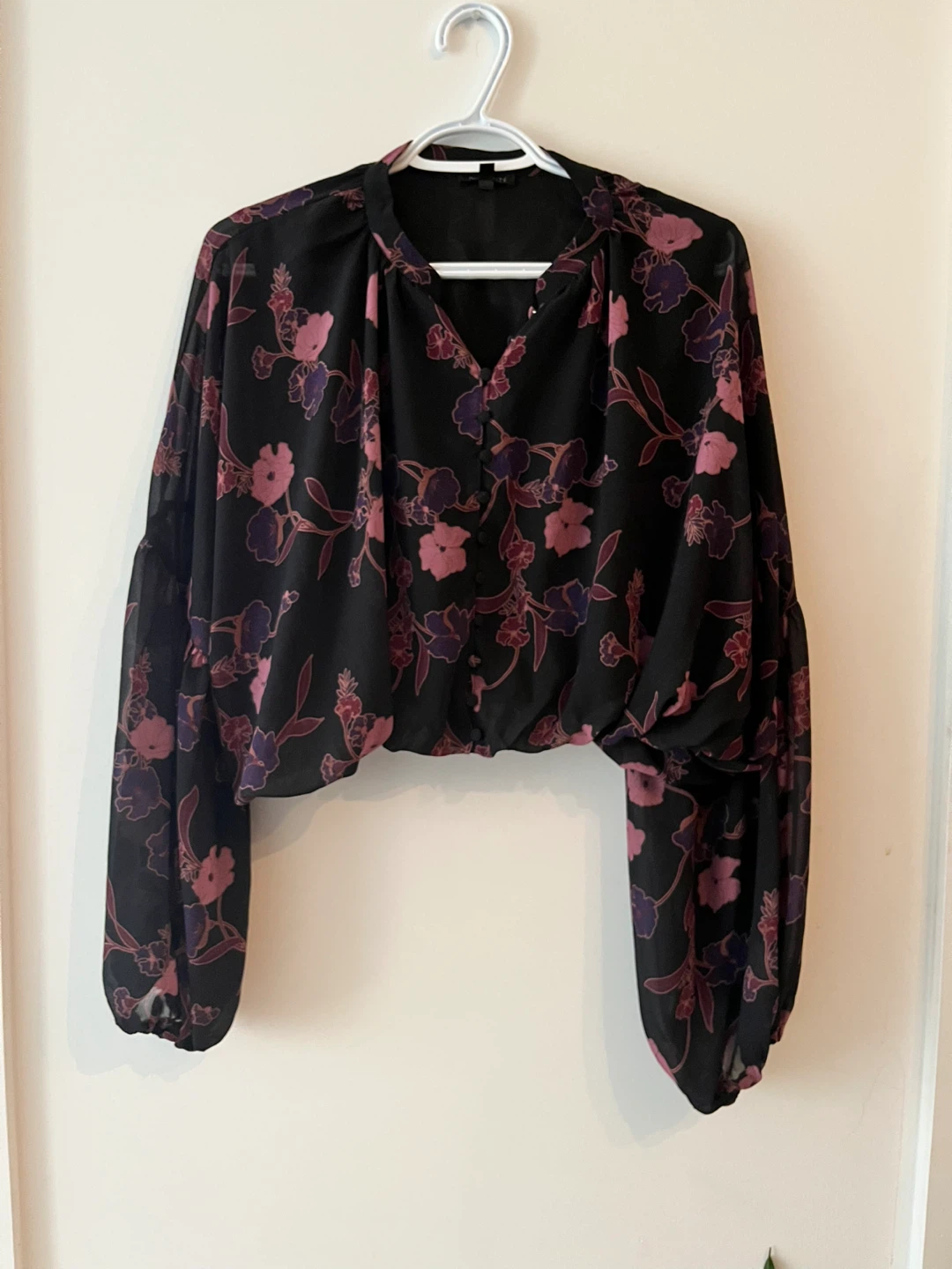Dynamite Black floral print blouse