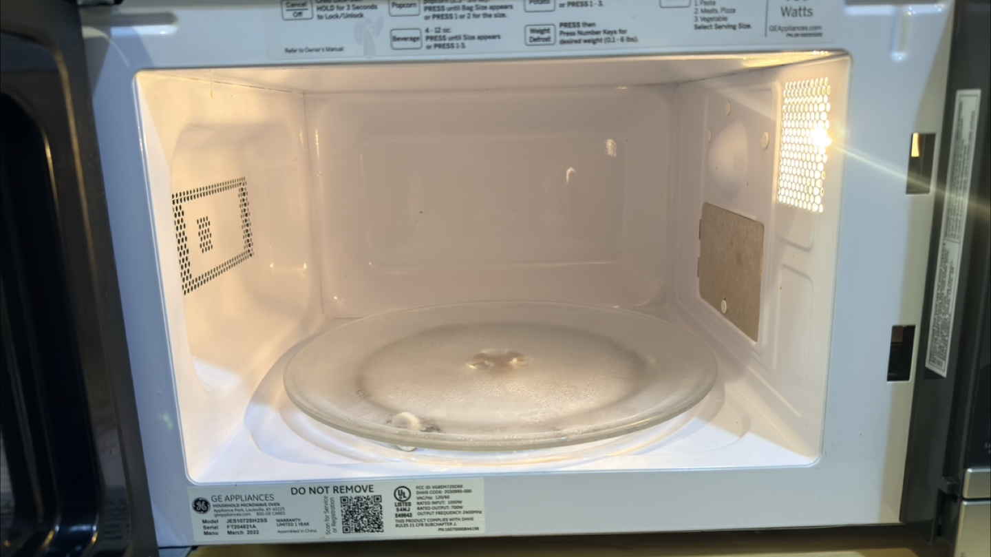 GE Appliances 0.7 cu ft Countertop Microwave - Stainless Steel - photo 5