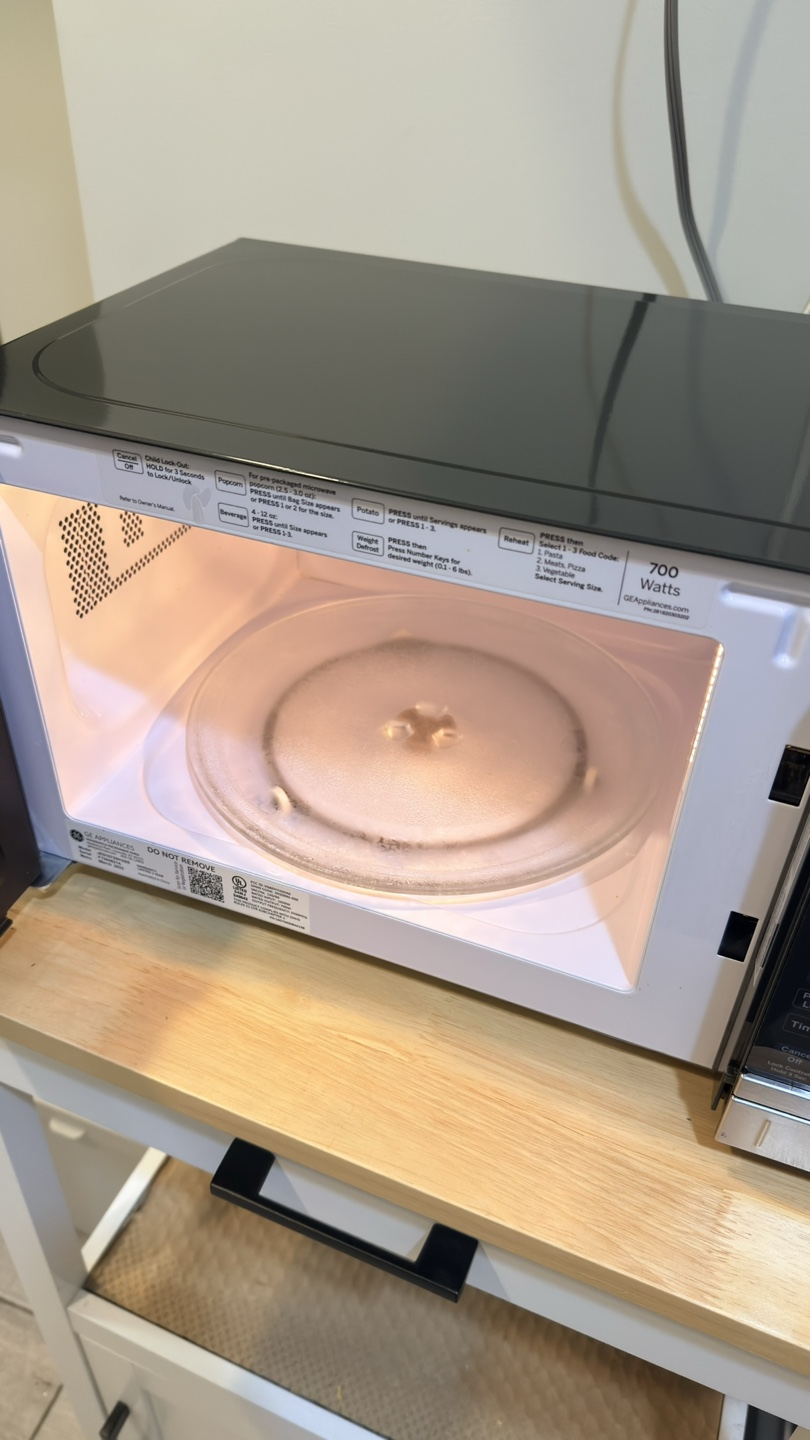 GE Appliances 0.7 cu ft Countertop Microwave - Stainless Steel - photo 4