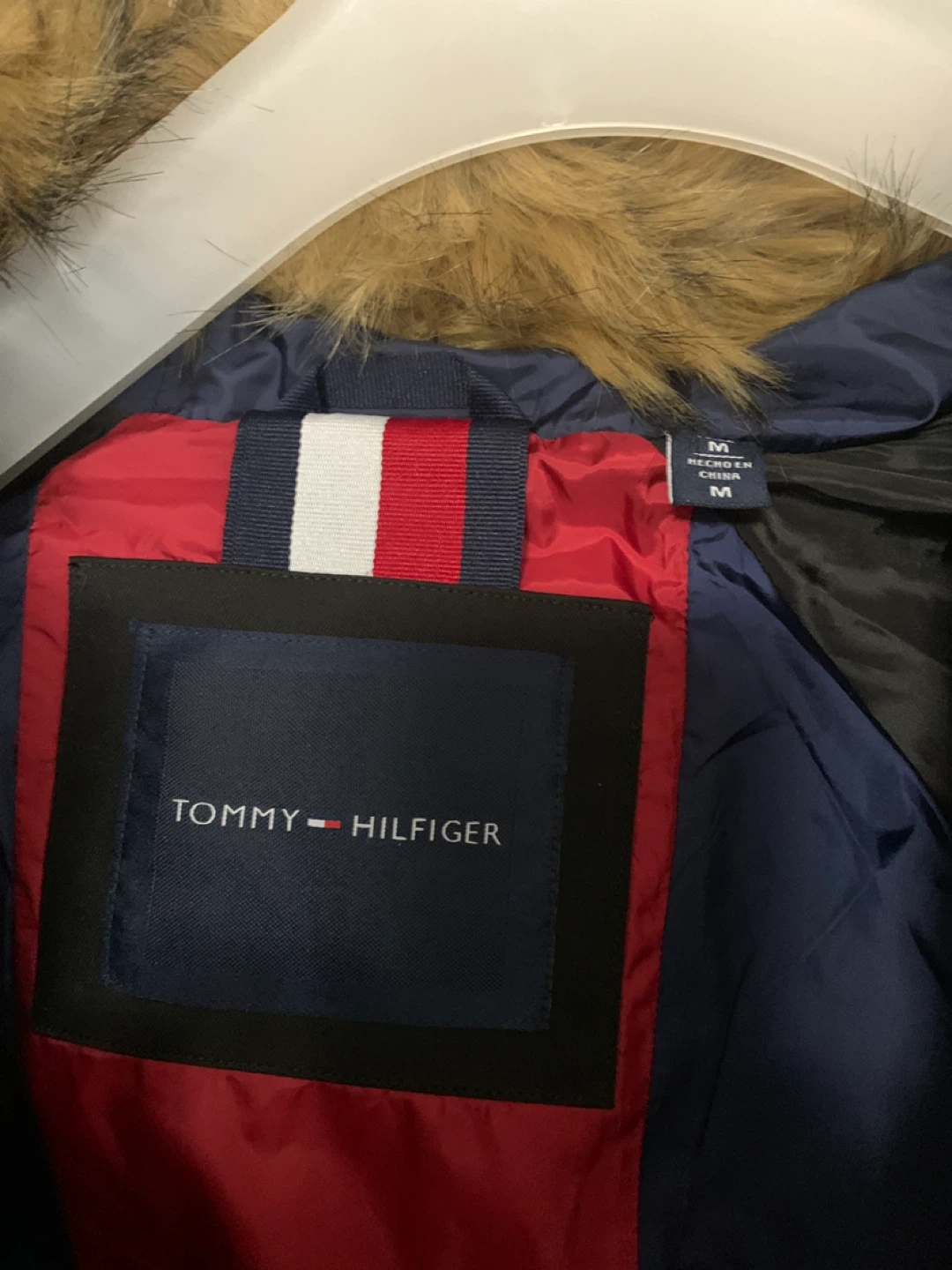 Tommy Hilfiger Puffer Jacket with Fur Hood - Size M - photo 2