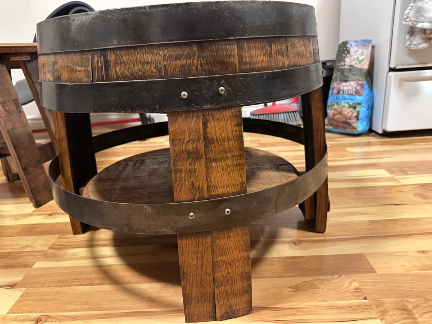Oak barrel coffee table with shelf - photo 3