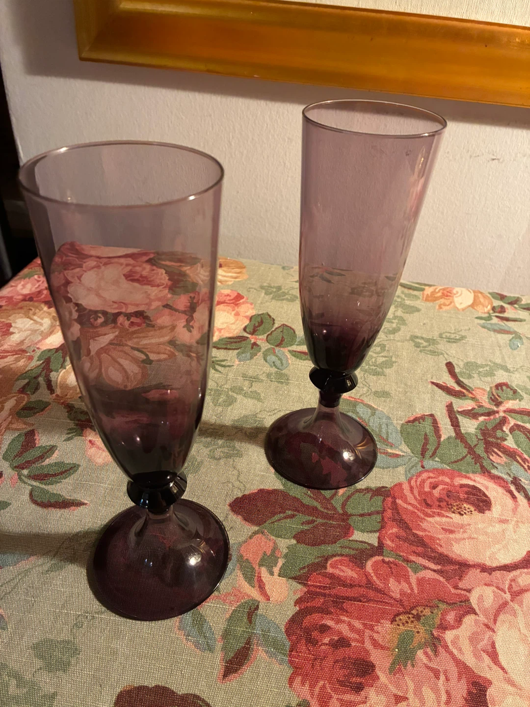 Set of 2 Purple Glass Stemware Flutes