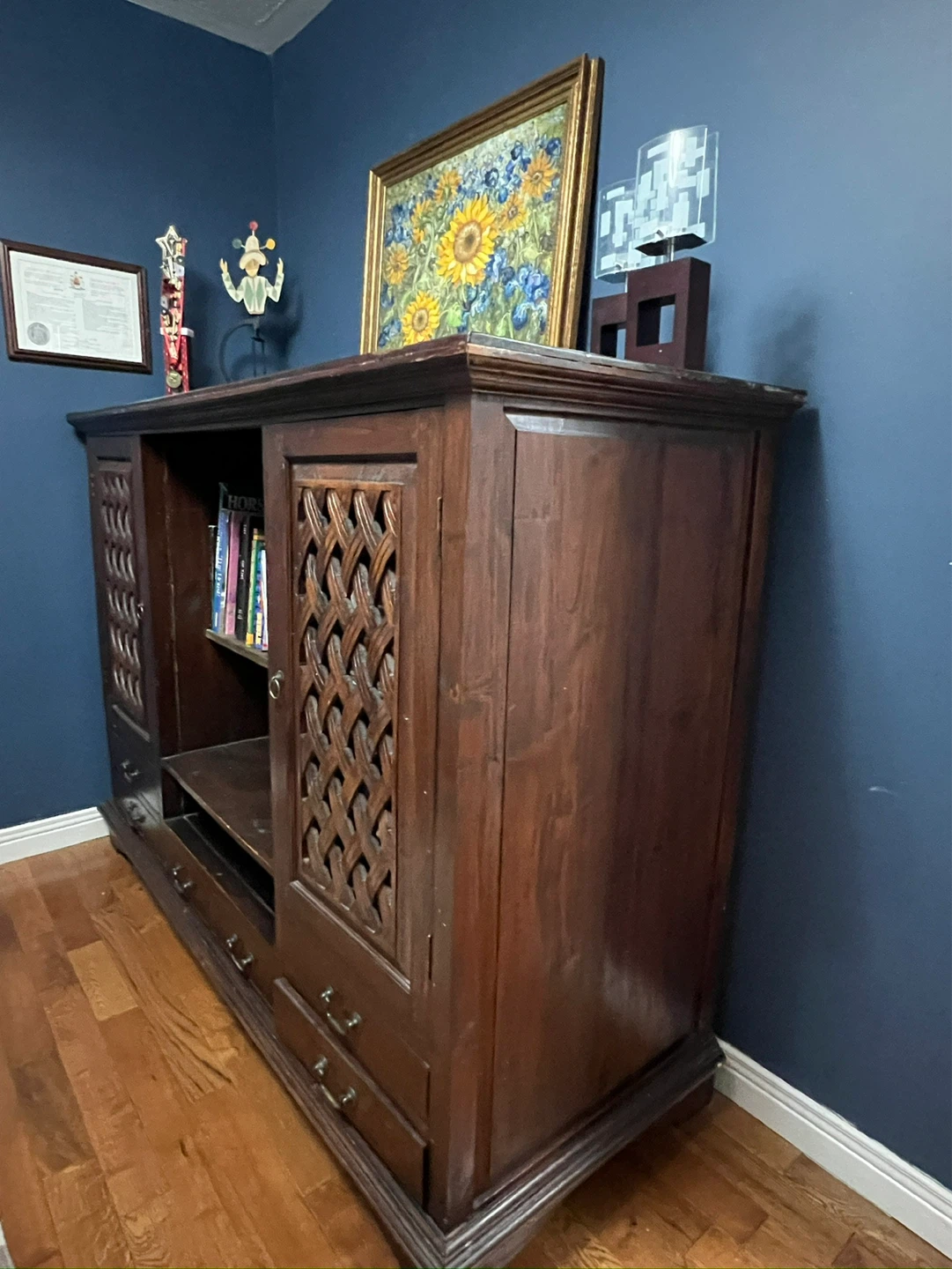 Vintage Wooden Media Console with Carved Doors - photo 2