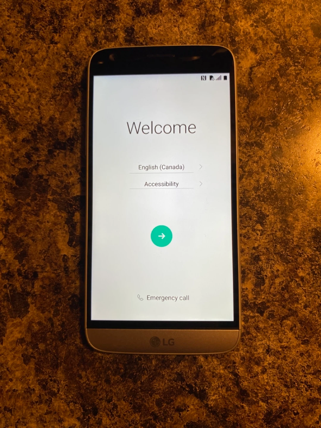LG G5 Silver Smartphone with Charger