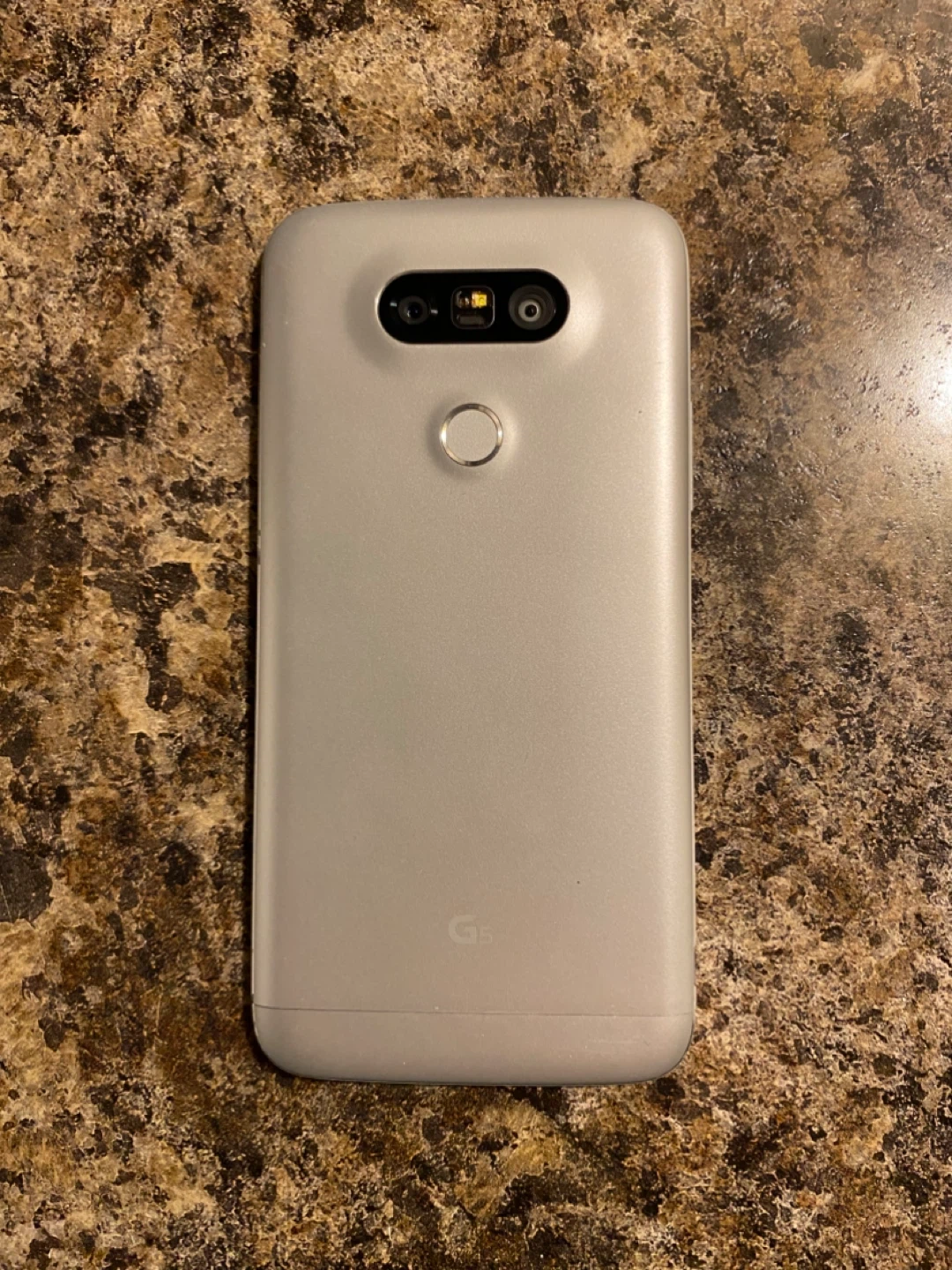 LG G5 Silver Smartphone with Charger - photo 2