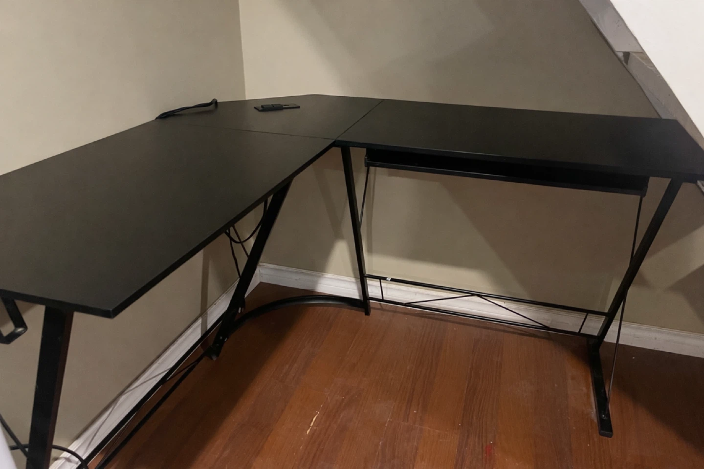 Black L-Shaped Corner Desk with Keyboard Tray