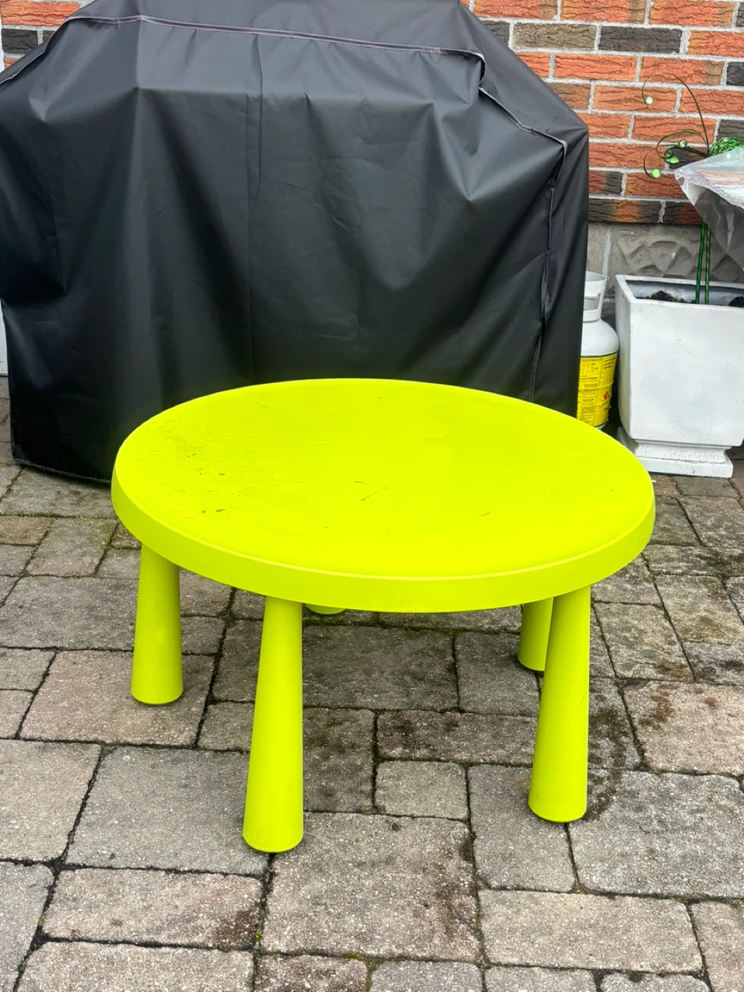 Kids Round Table - Bright Green Plastic