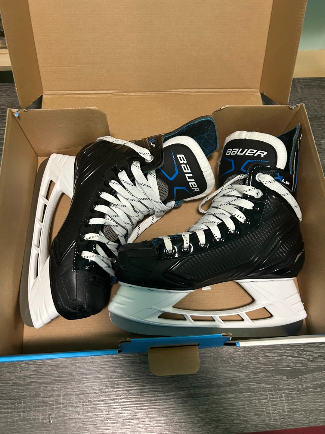 Bauer X-LP Hockey Skates - Size 6.0 R