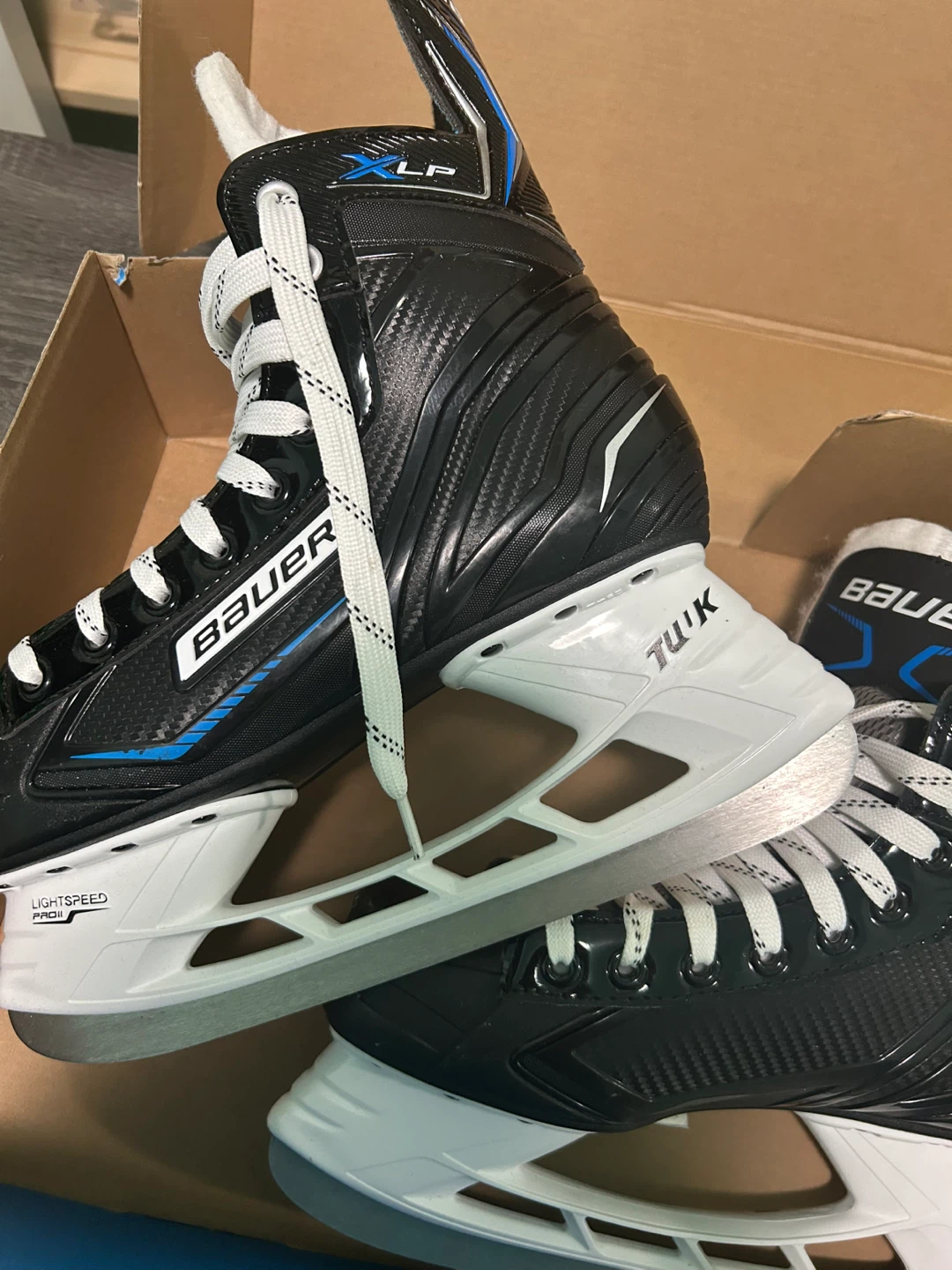 Bauer X-LP Hockey Skates - Size 6.0 R - photo 2