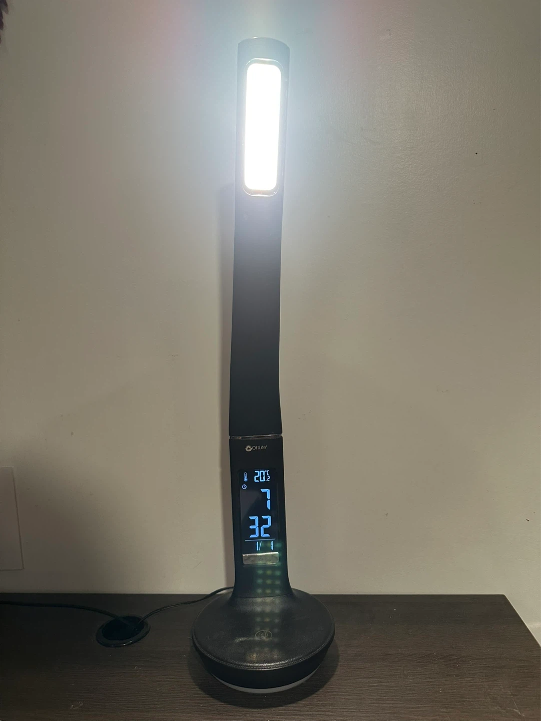 OttLite Wireless Charging LED Desk Lamp - photo 2